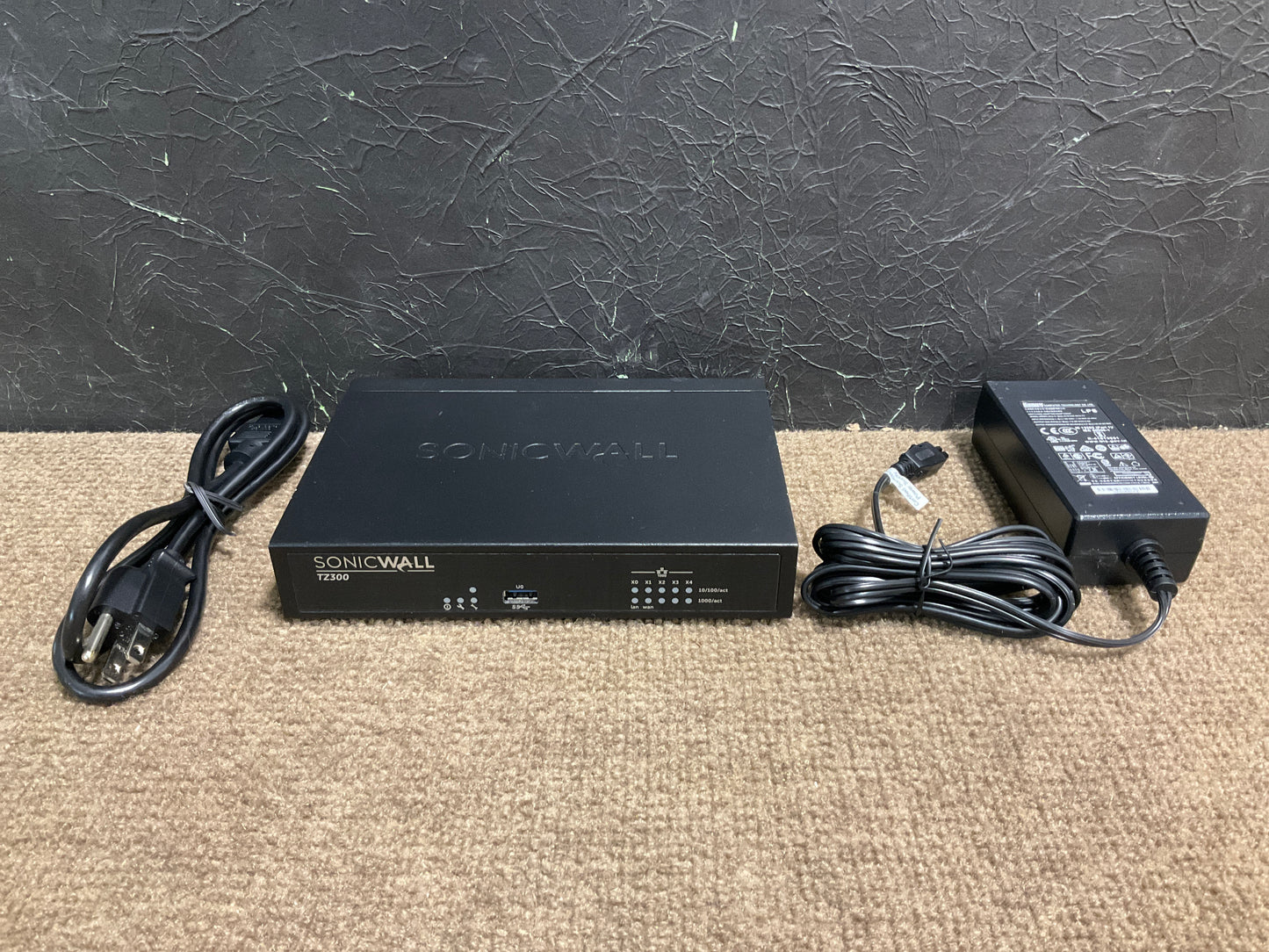 SonicWall-TZ-300-Internet-Appliance-