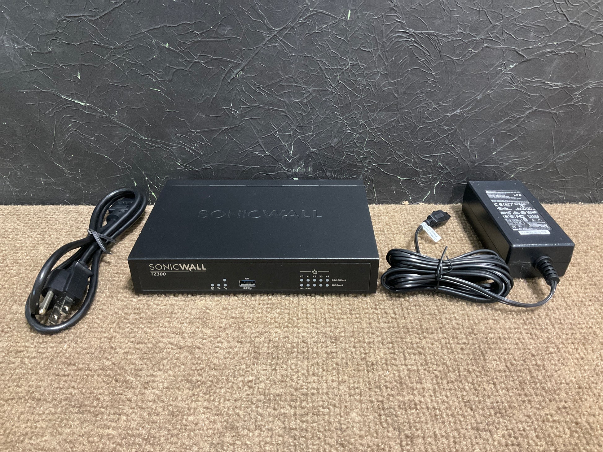 SonicWall-TZ-300-Internet-Appliance-