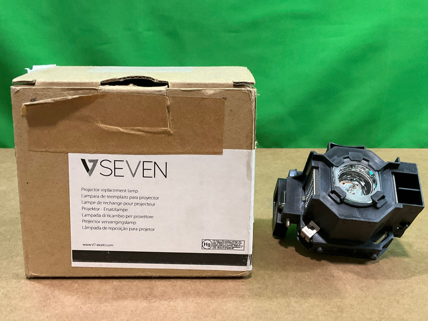 V7-Replacement-Projector-Lamp--Epson-77c-S5-