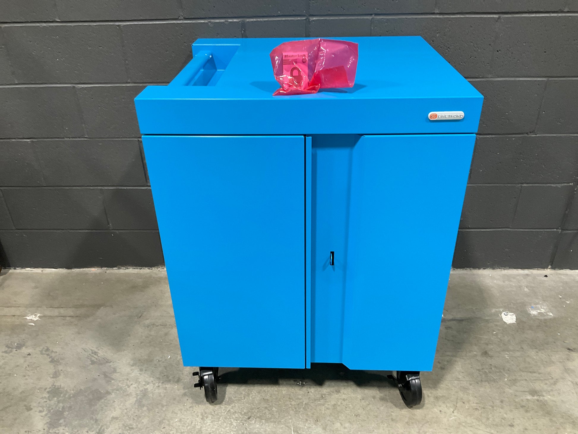 Bretford-Cube-Cart-32--Pacific-blue-