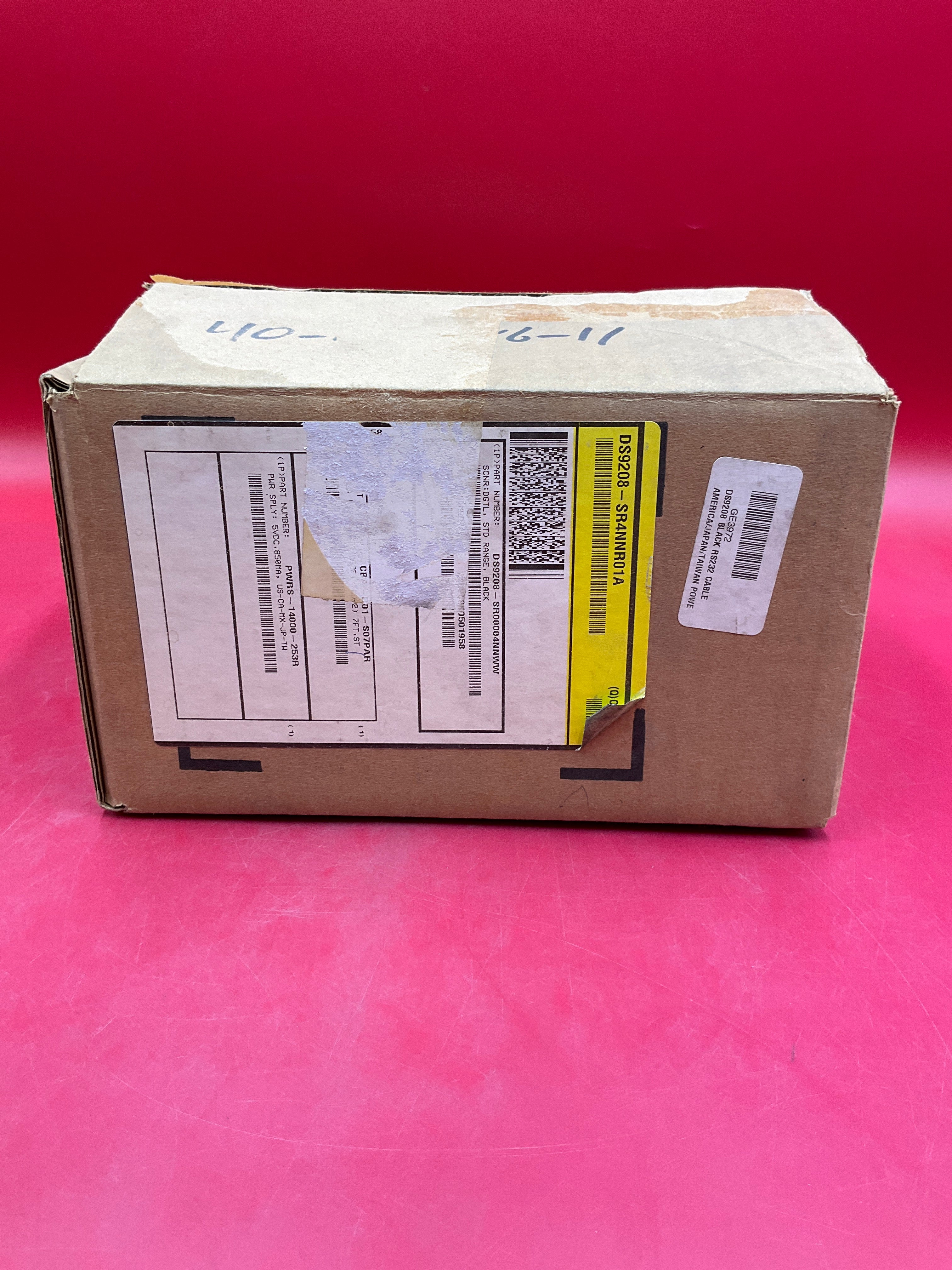 Zebra Motorola DS9208 Omni Directional Scanner Kit (serial) – Bstock