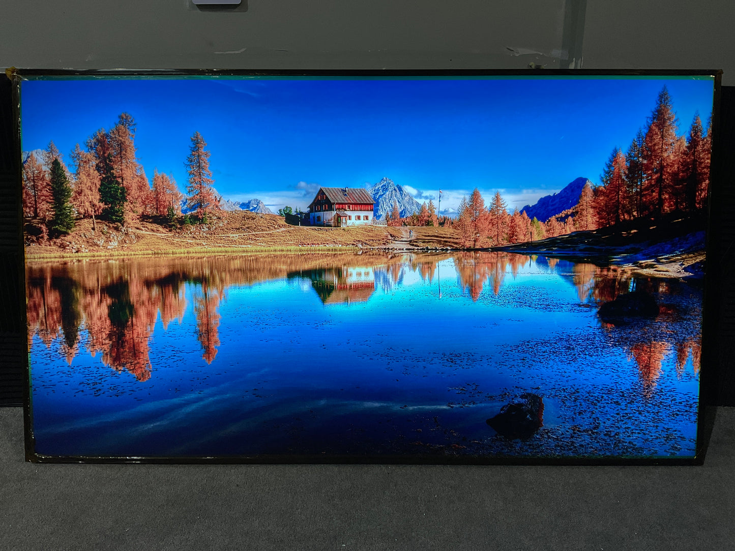 LG-98--Commercial-Signage-Display--4K-