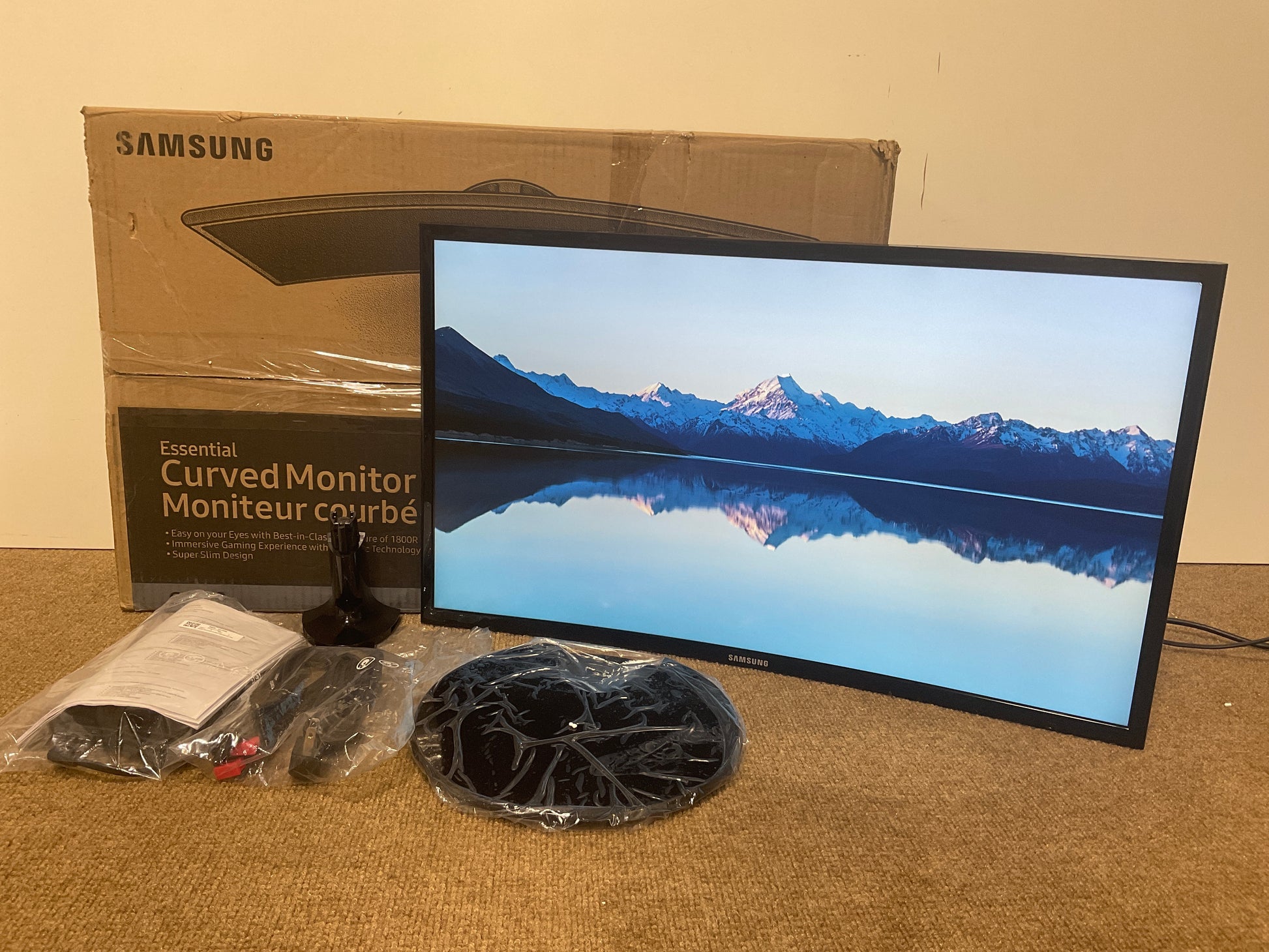 Samsung-CF390-27--Curved-LED-LCD-Monitor--1080p-