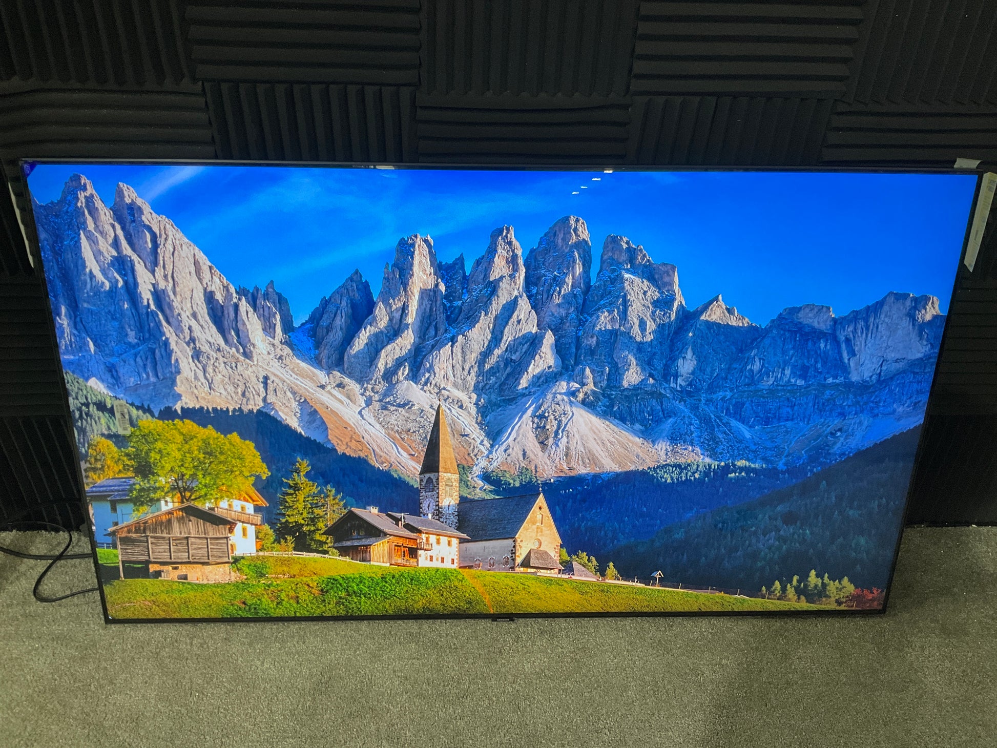 Samsung-Q80B-65--QLED-Smart-TV--4K-