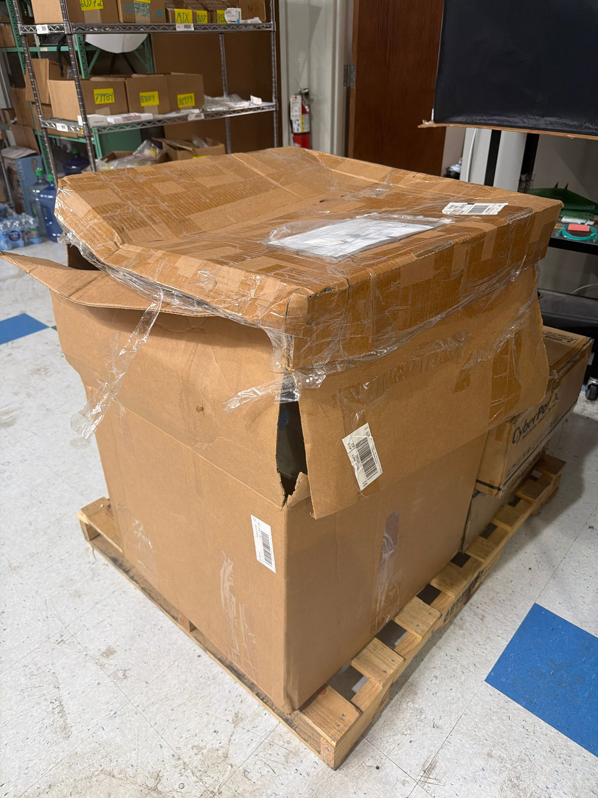 Capsa-Healthcare-M40-Mobile-Laptop-Cart