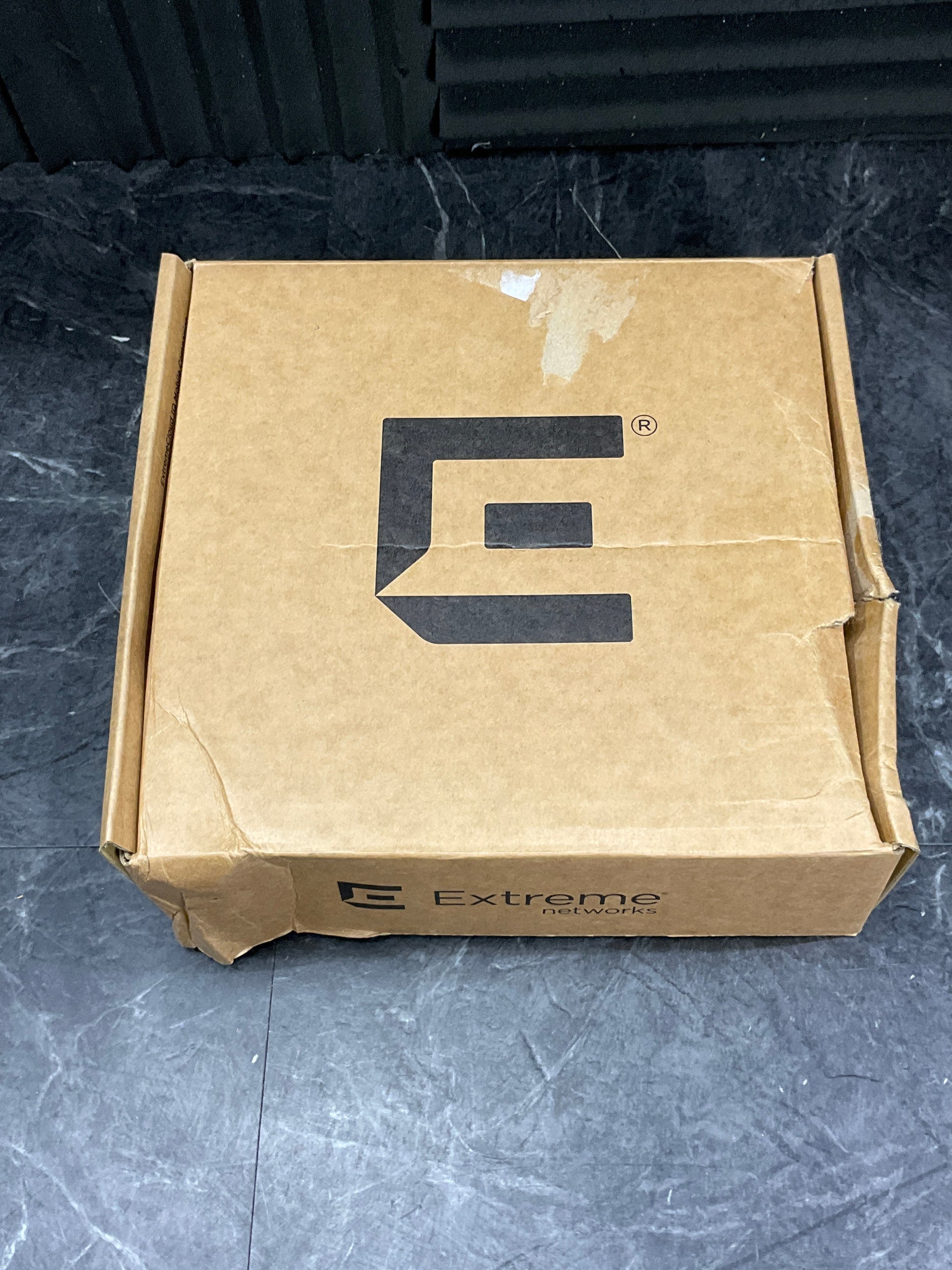 Extreme-Networks-Extreme-Wireless-WiFi6E-Access-Point
