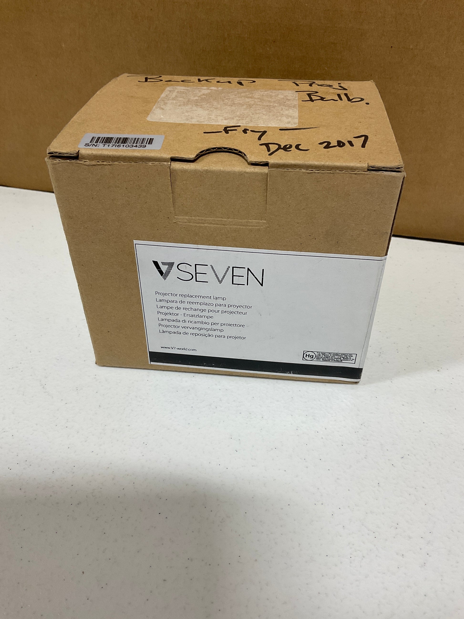 V7-Replacement-Projector-Lamp--Epson-PowerLite-1700c-