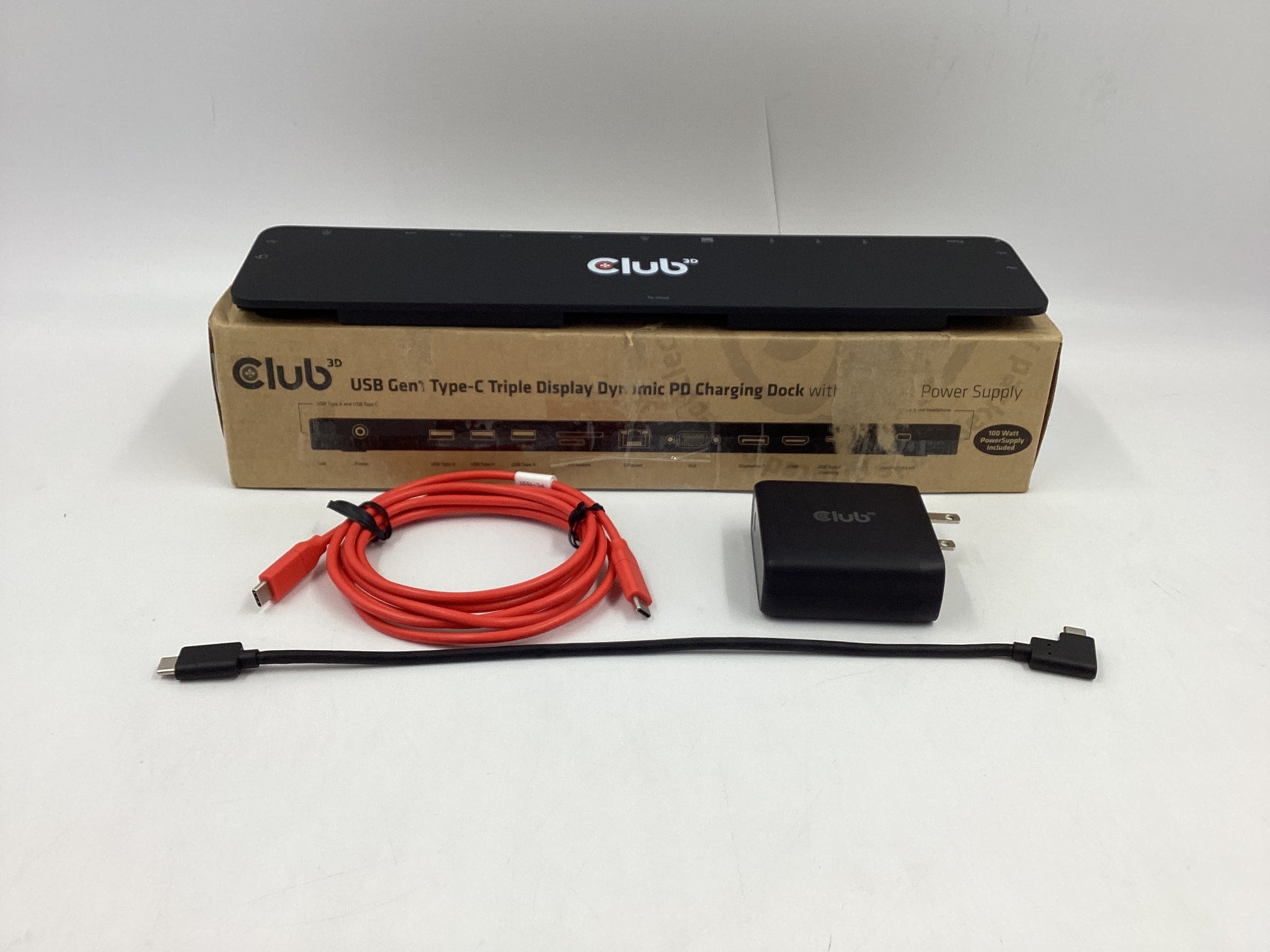 Club-3D-USB-C-Triple-Display-Dock--100-watt-