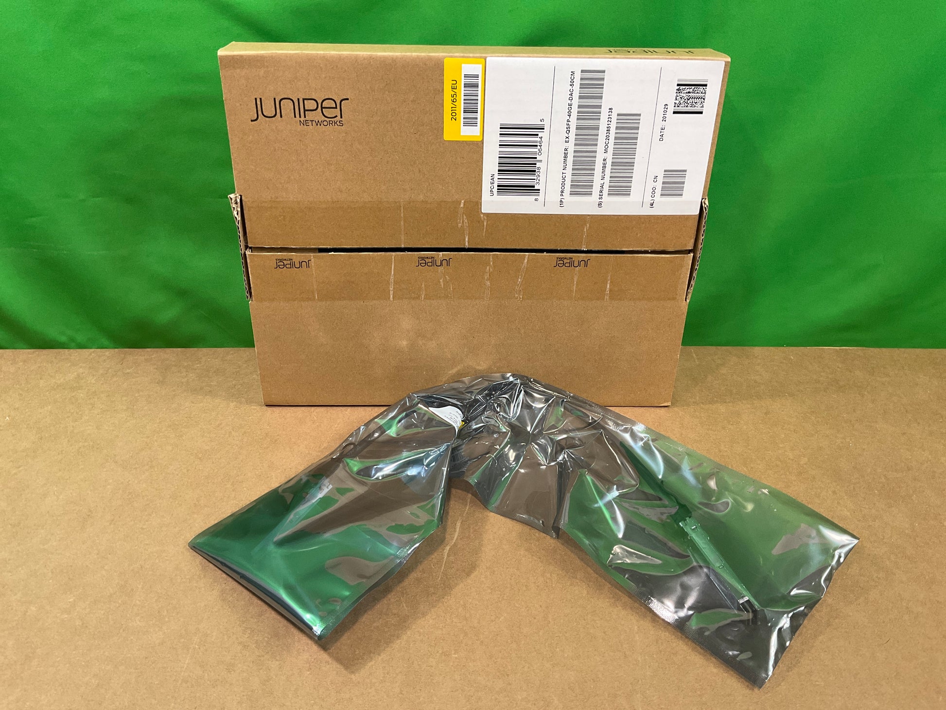 Juniper-Networks-40-Gigabit-QSFP--Direct-Attach-Cable--50-centimeters-