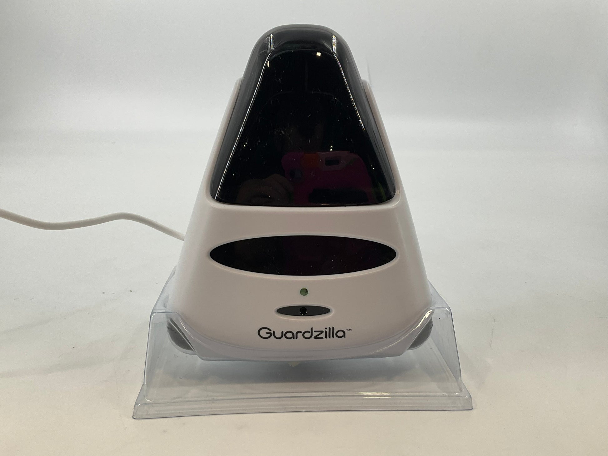 Guardzilla-All-in-One-HD-VIdeo-System--white-