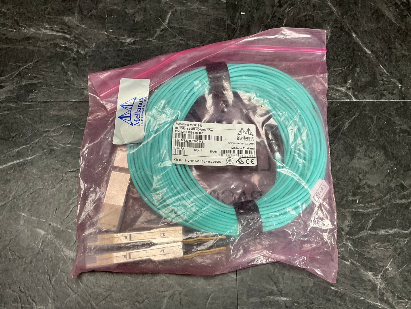 Mellanox-LinkX-200-Gigabit-QSFP56-to-2xQSFP56-Cable--10-meters-
