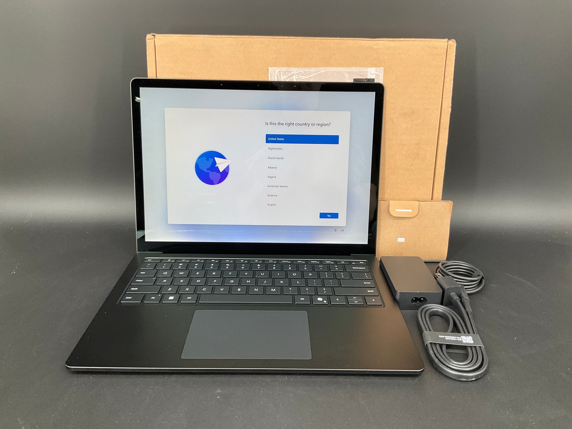 Microsoft-Surface-Laptop-6-U7-165H-32GB-1TB-13-5T-W11P--black-