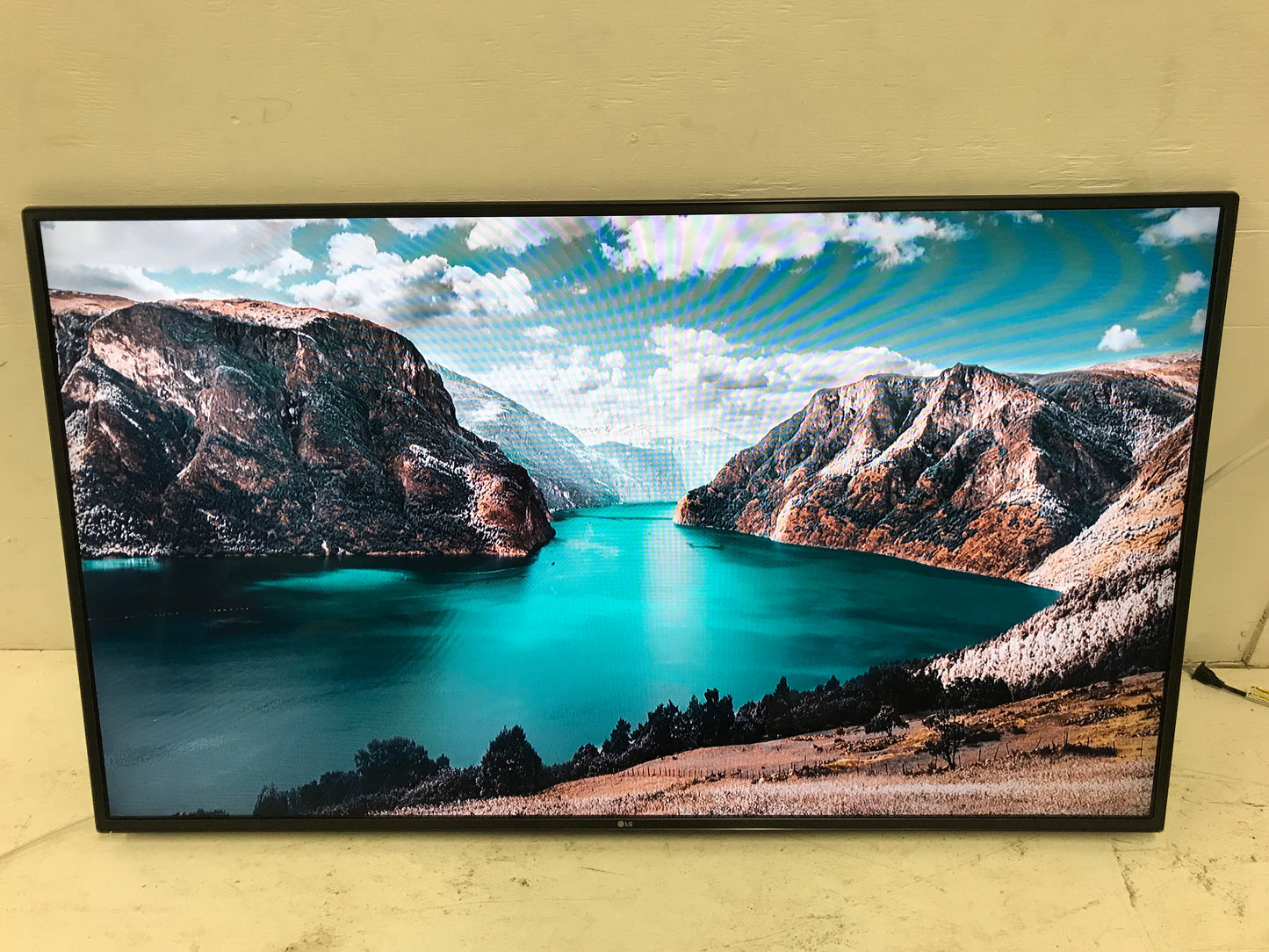 LG-55--Commercial-LED-LCD-Signage-Display--1080p-