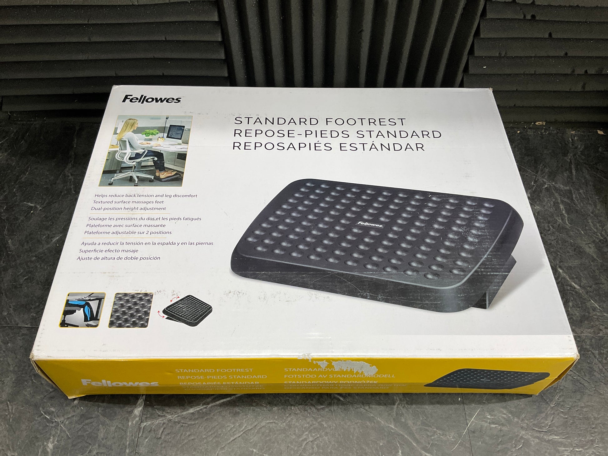 Fellowes-48121-Standard-Foot-Rest