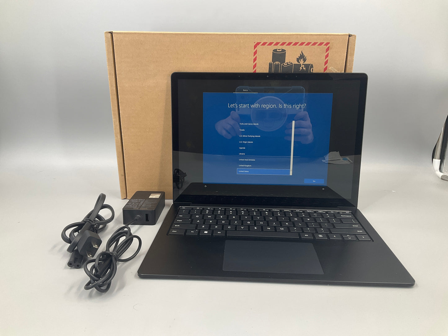 Microsoft-Surface-Laptop-5-i5-1245U-16GB-256GB-BT5-1-WiFi6-13-5T-W11P--matte-black-