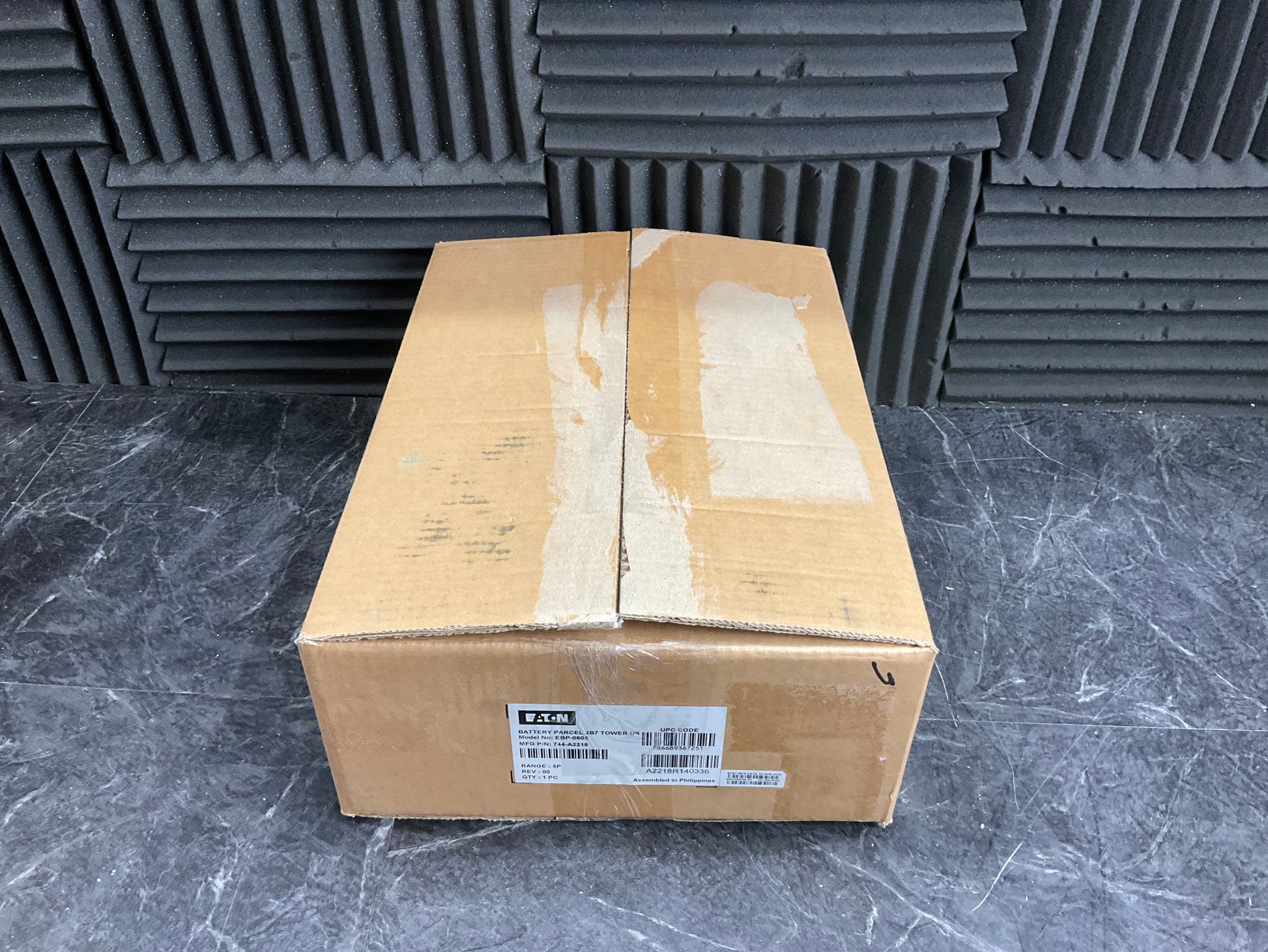 Eaton-External-Battery-Pack--5P750-5P850-
