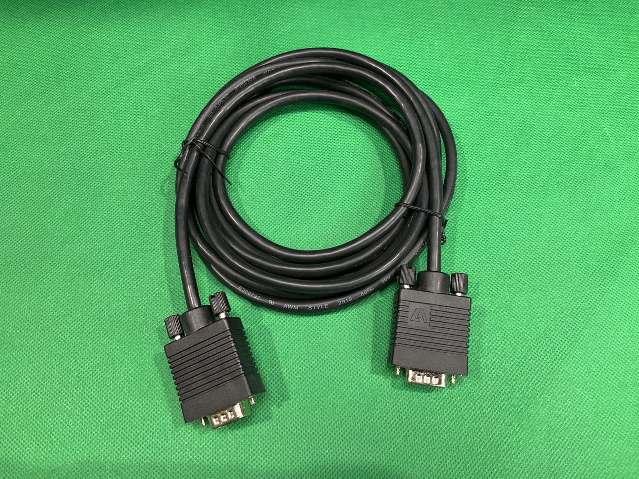 V7-VGA-Cable--10-feet-
