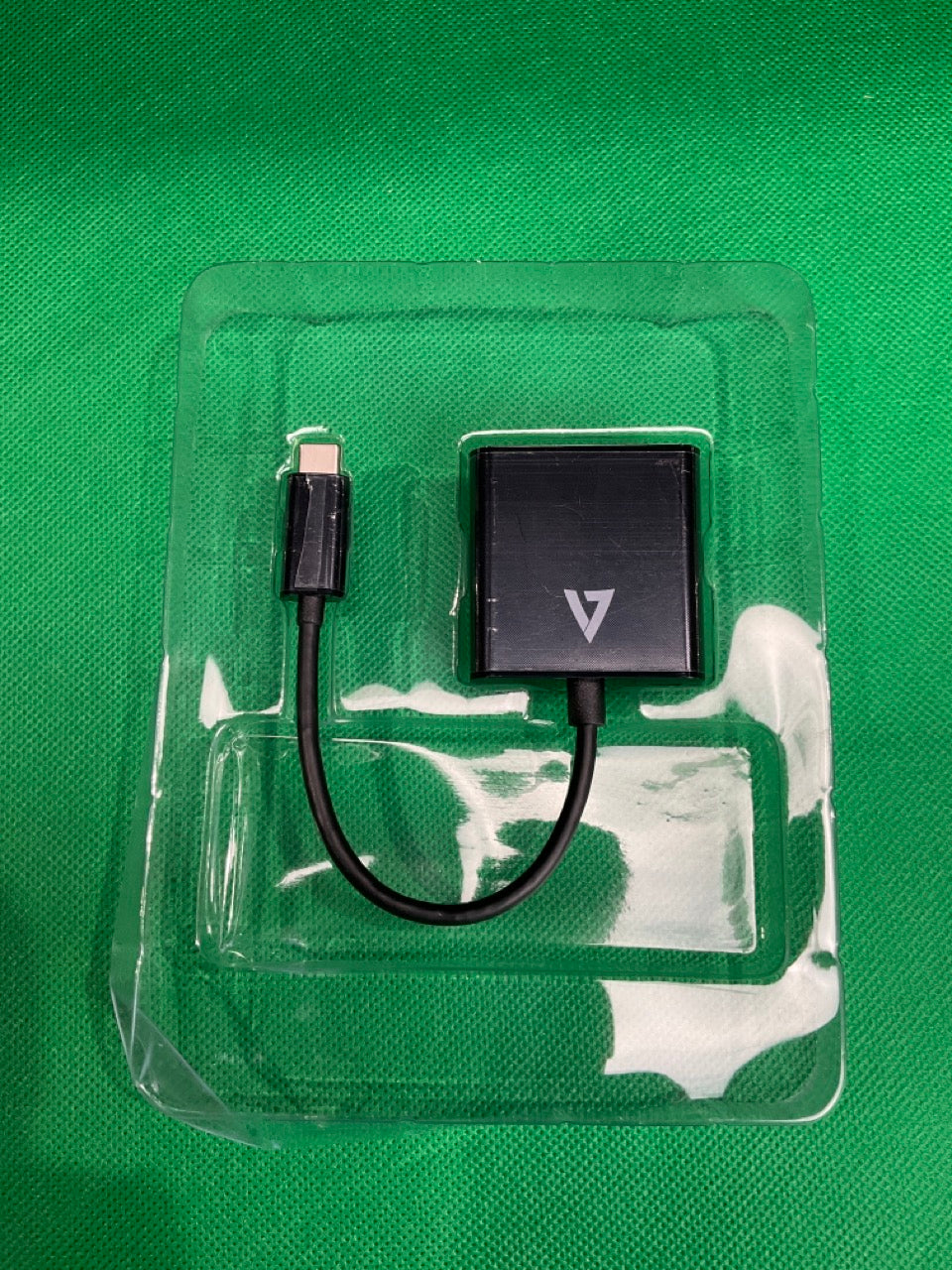 V7-USB-C-to-VGA-Adapter