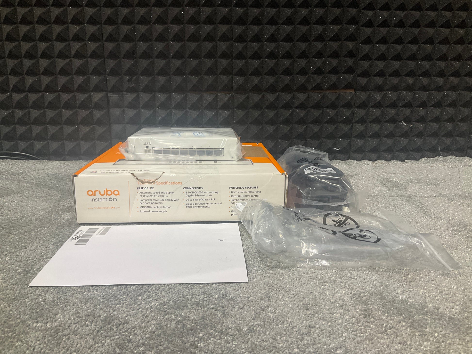 HPE-Aruba-Instant-On-1430-8-port-10-100-1000-PoE-Switch