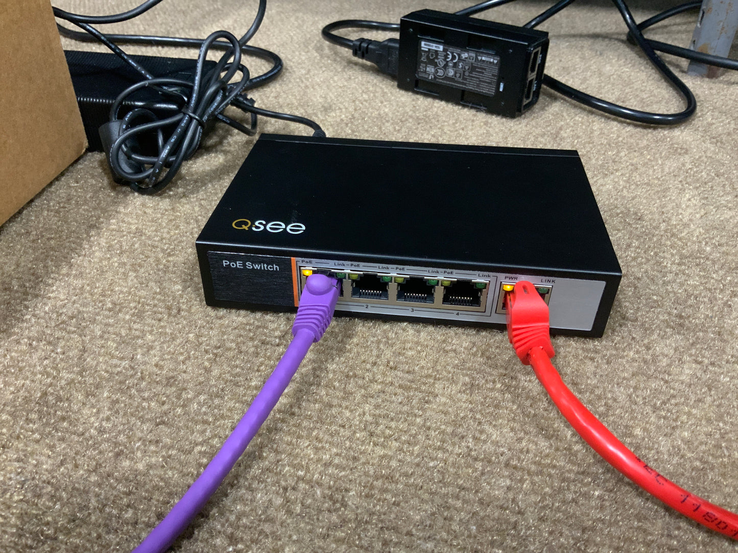 Q-SEE-4-port-PoE-Hub