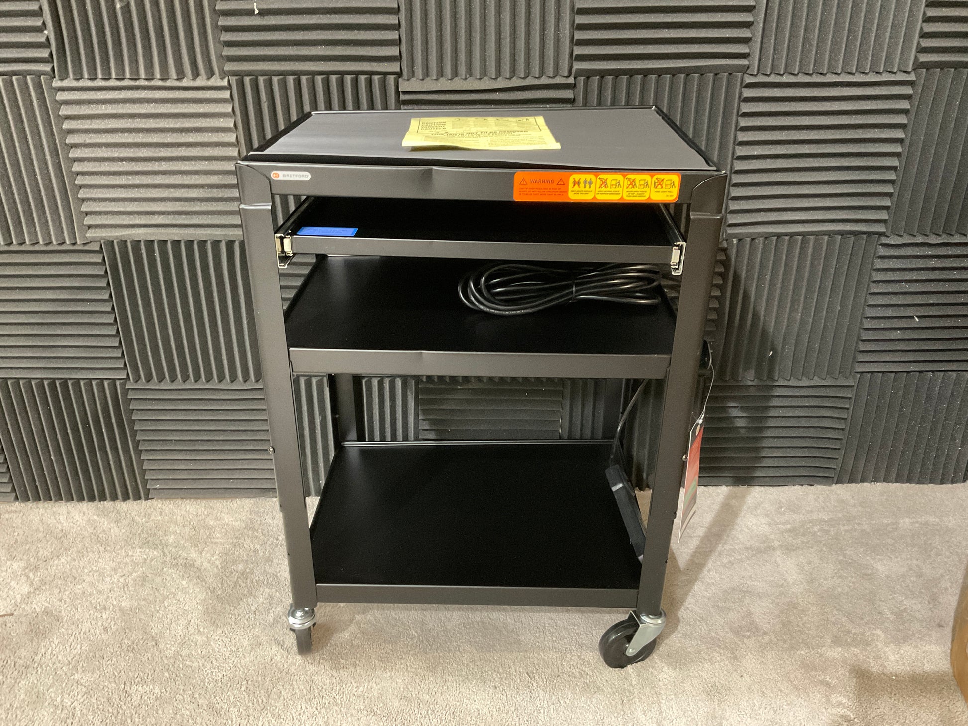 Bretford-Basics-Adjustable-Projector-Cart