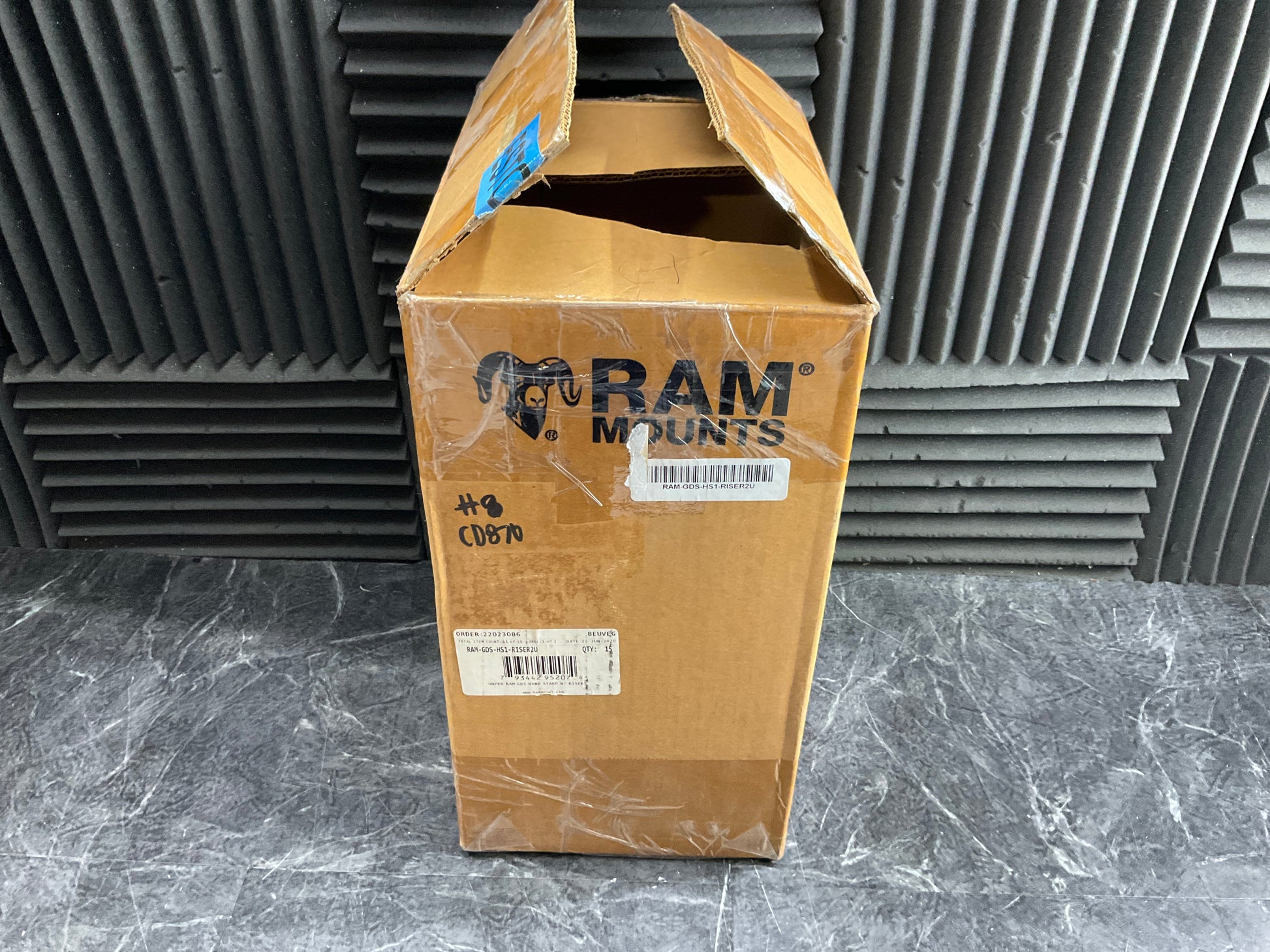 RAM-Mounts-GDS-Hand-Stand-with-Risers