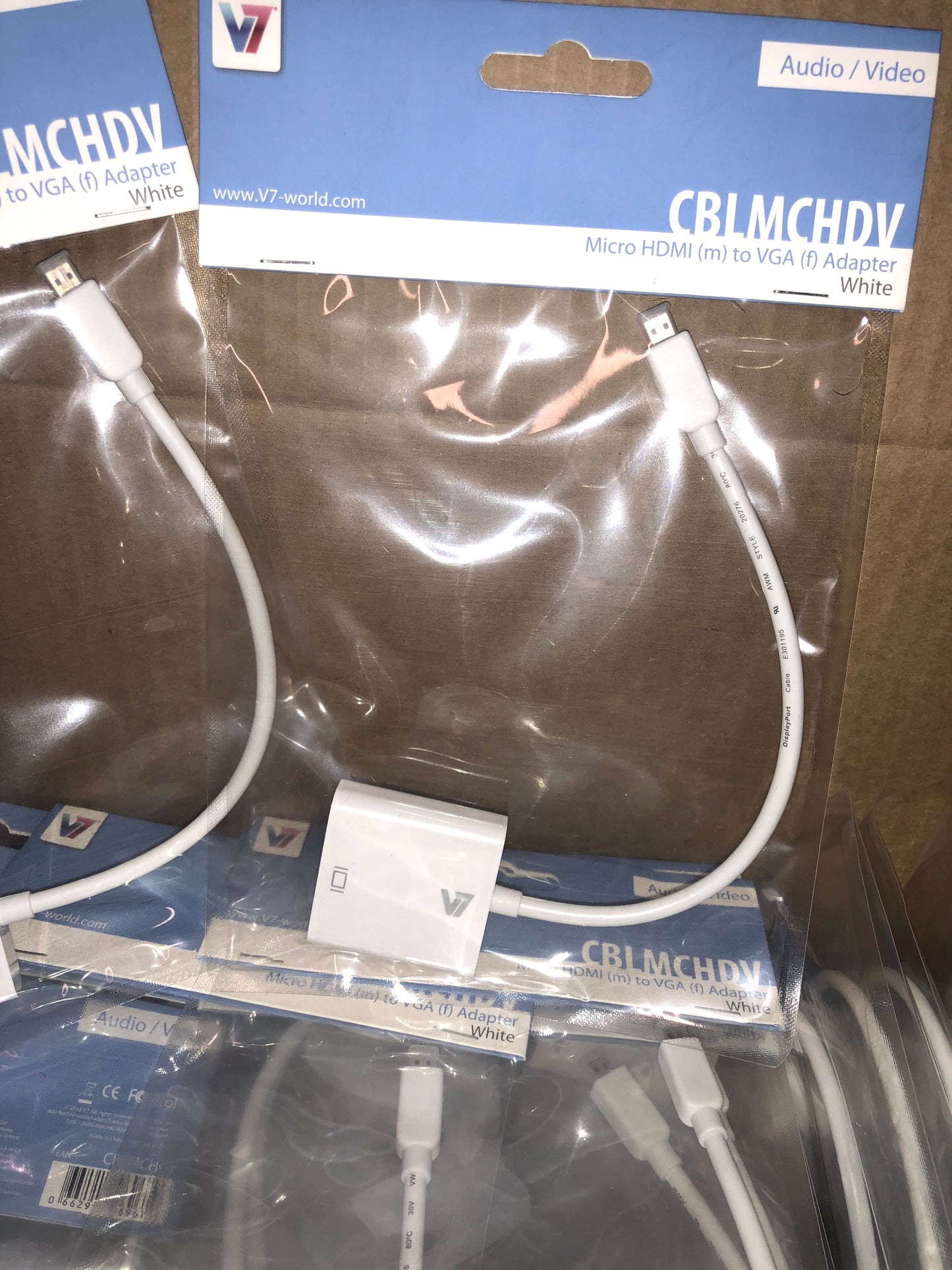 V7-Micro-HDMI-to-VGA-Adapter