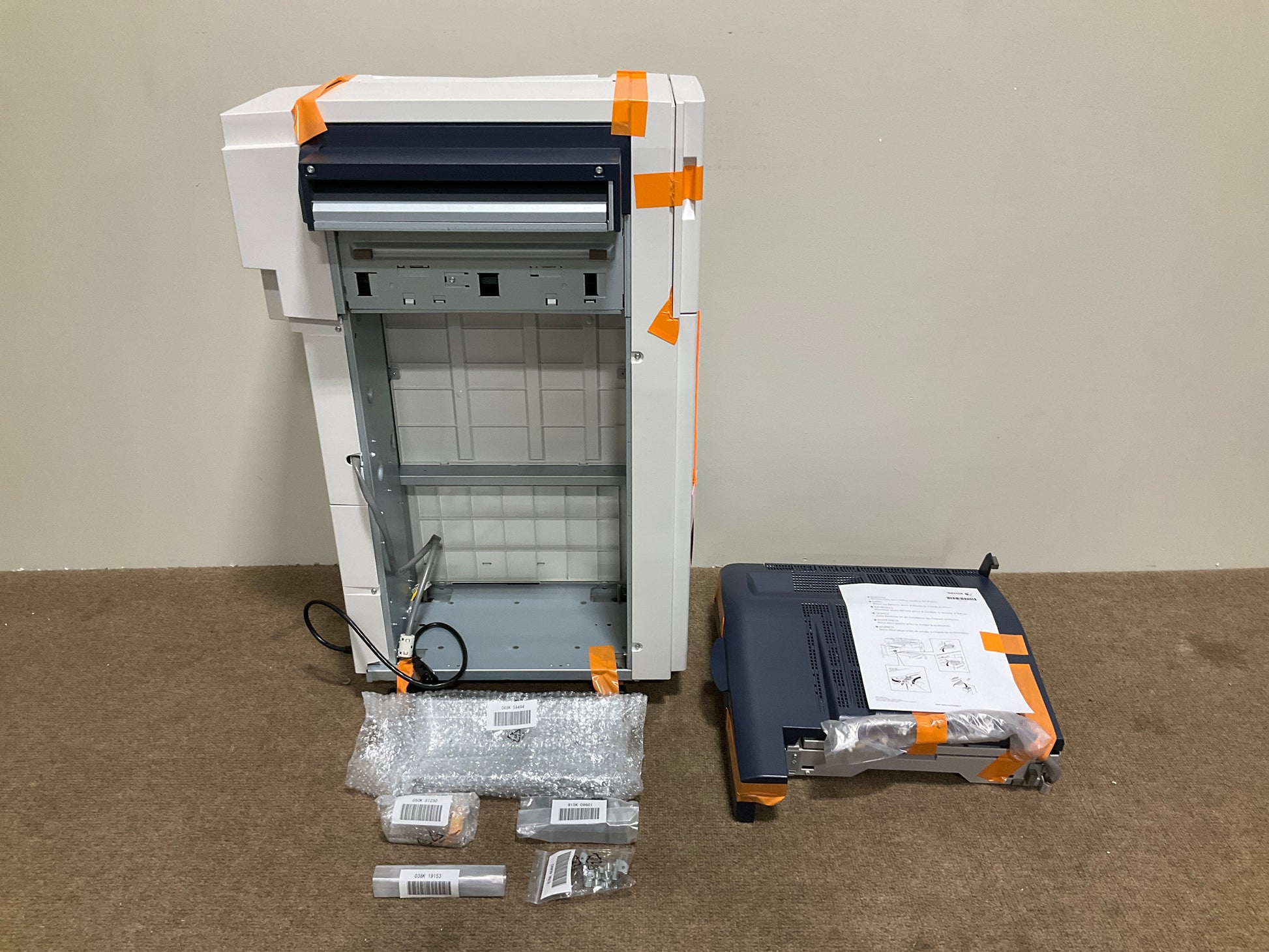 Xerox-AltaLink-High-Capacity-2000-Sheet-Feeder--C8000-Series-