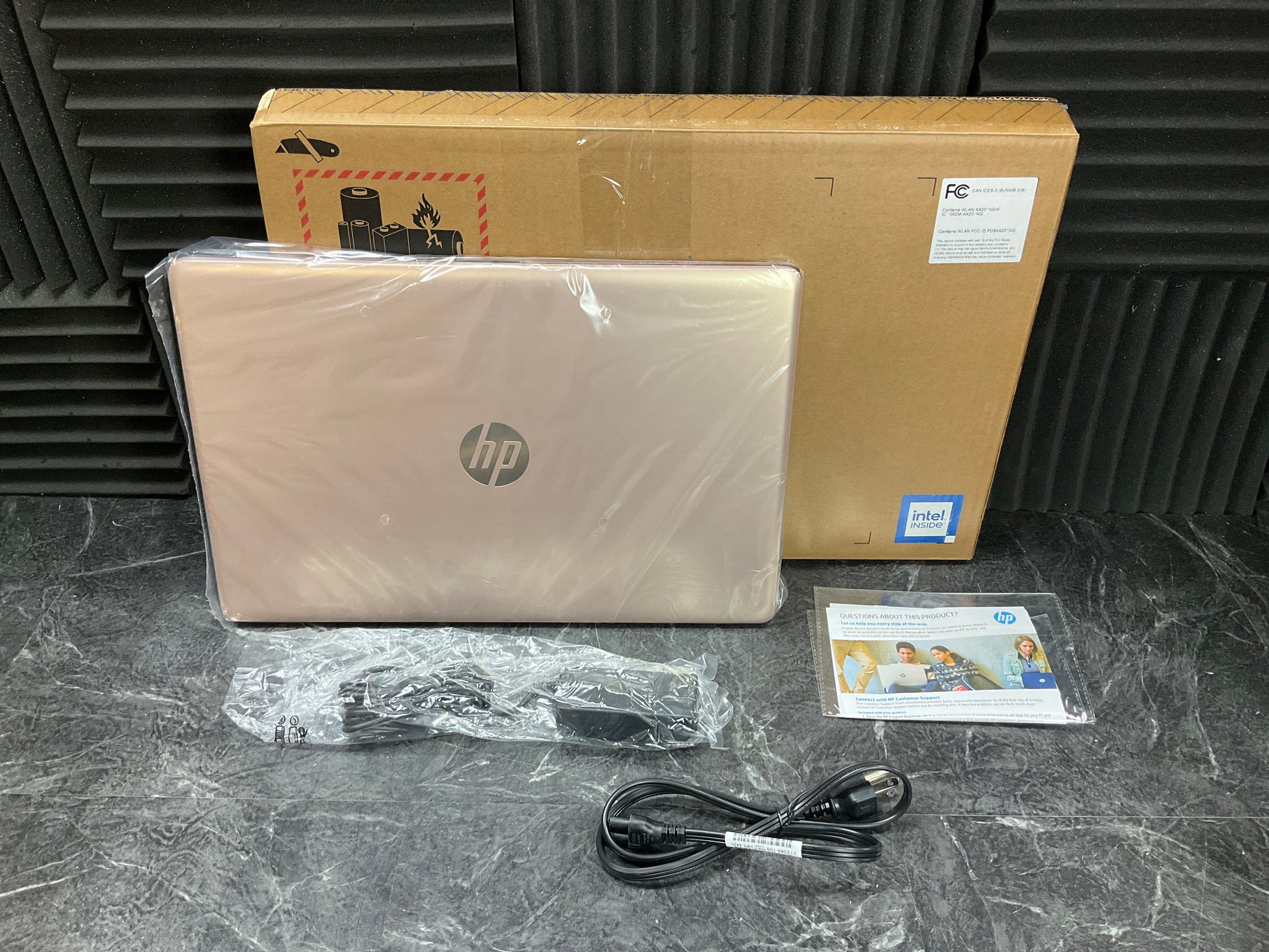 HP-Laptop-17-by4000ds-i5-1135G7-8GB-256GB-BT4-2-WiFiAC-17-3W-W10H--rose-