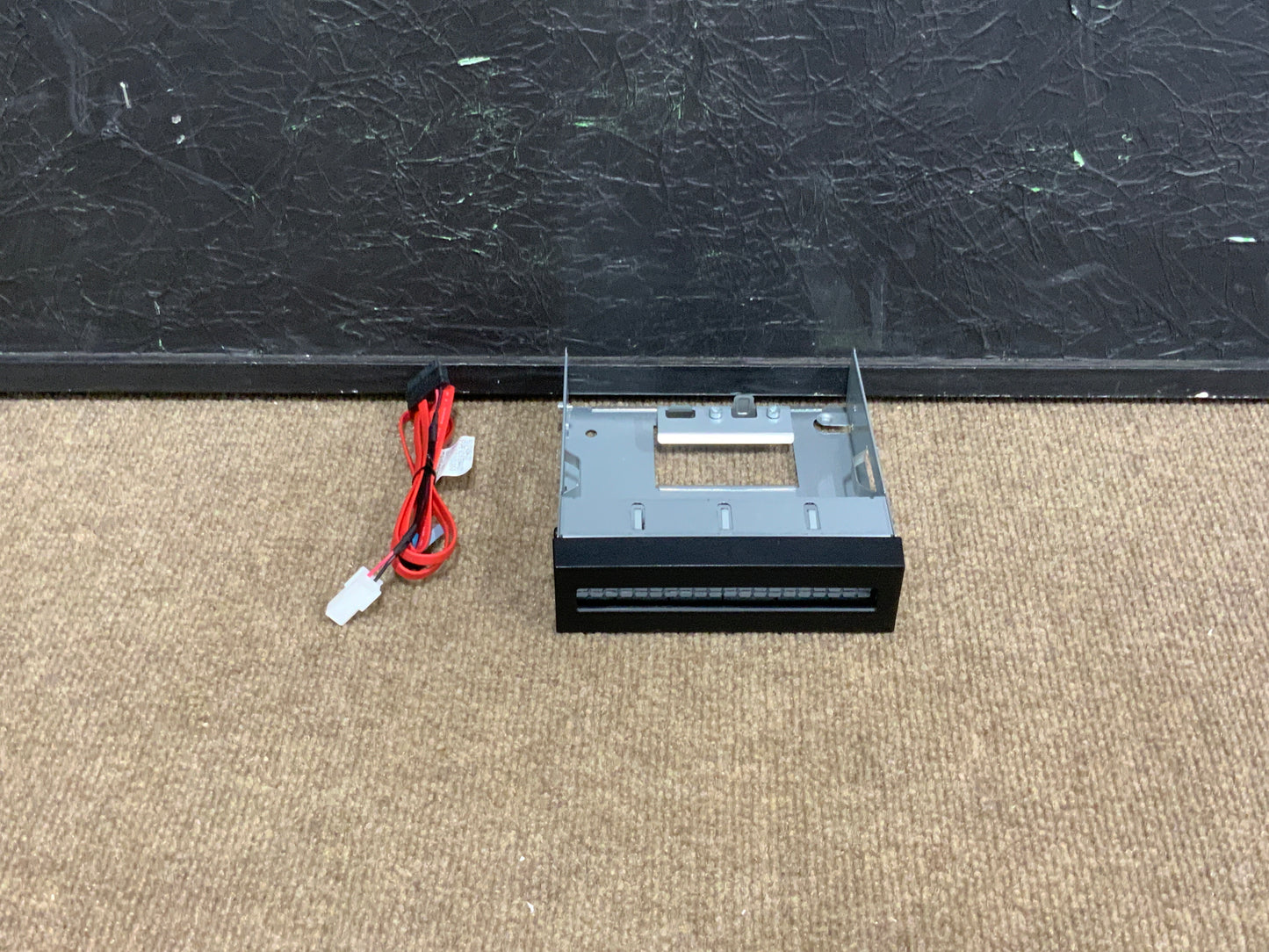 HPE-ProLiant-Optical-Drive-Enablement-Kit--ML30-Gen10-