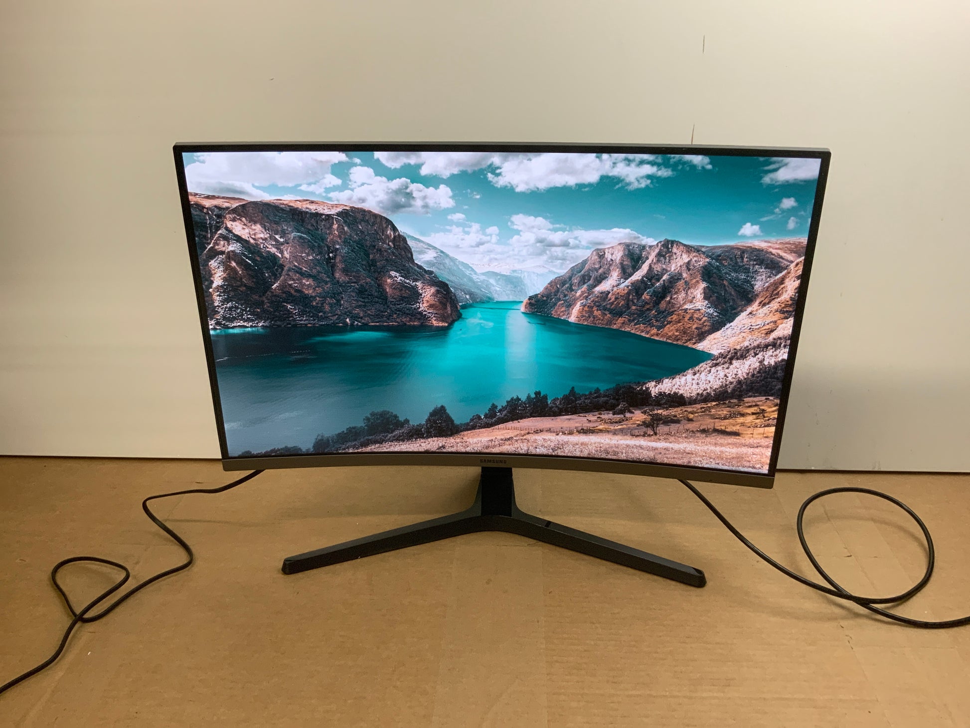 Samsung-CR500-27--Curved-LED-LCD-Display--1080p-