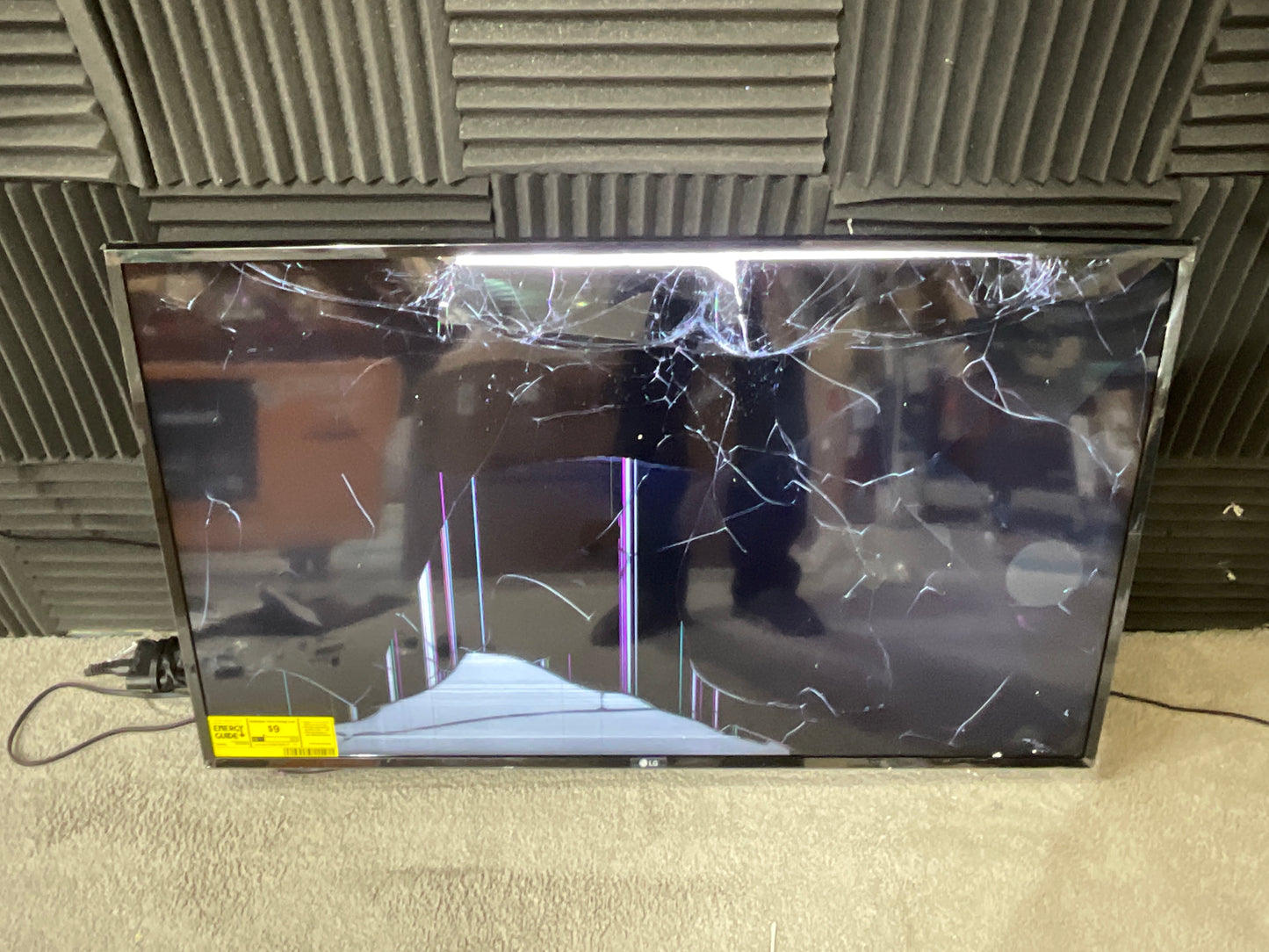 LG-43--Commercial-Signage-Display--1080p-