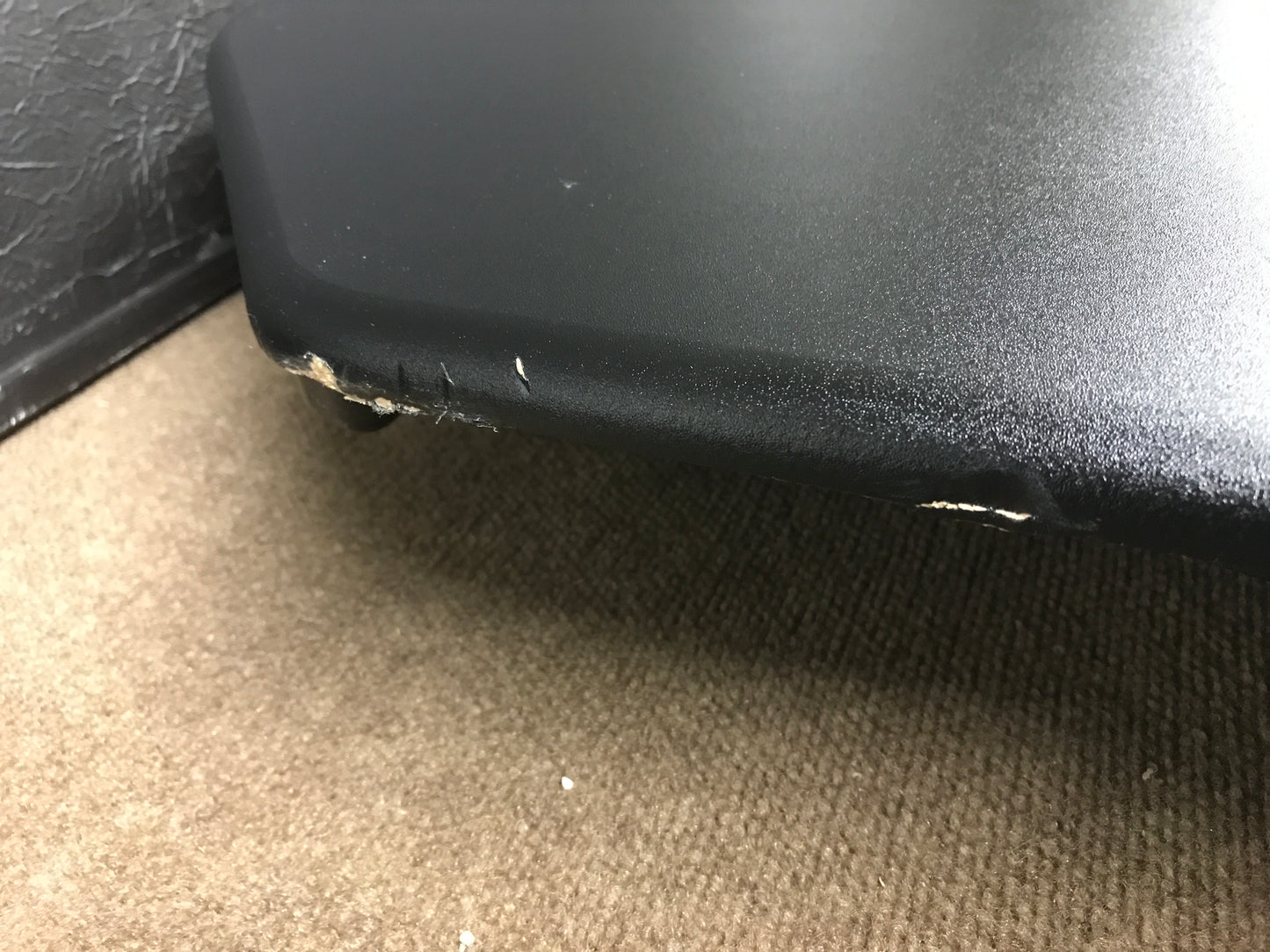 Varidesk-Cube-Corner-36