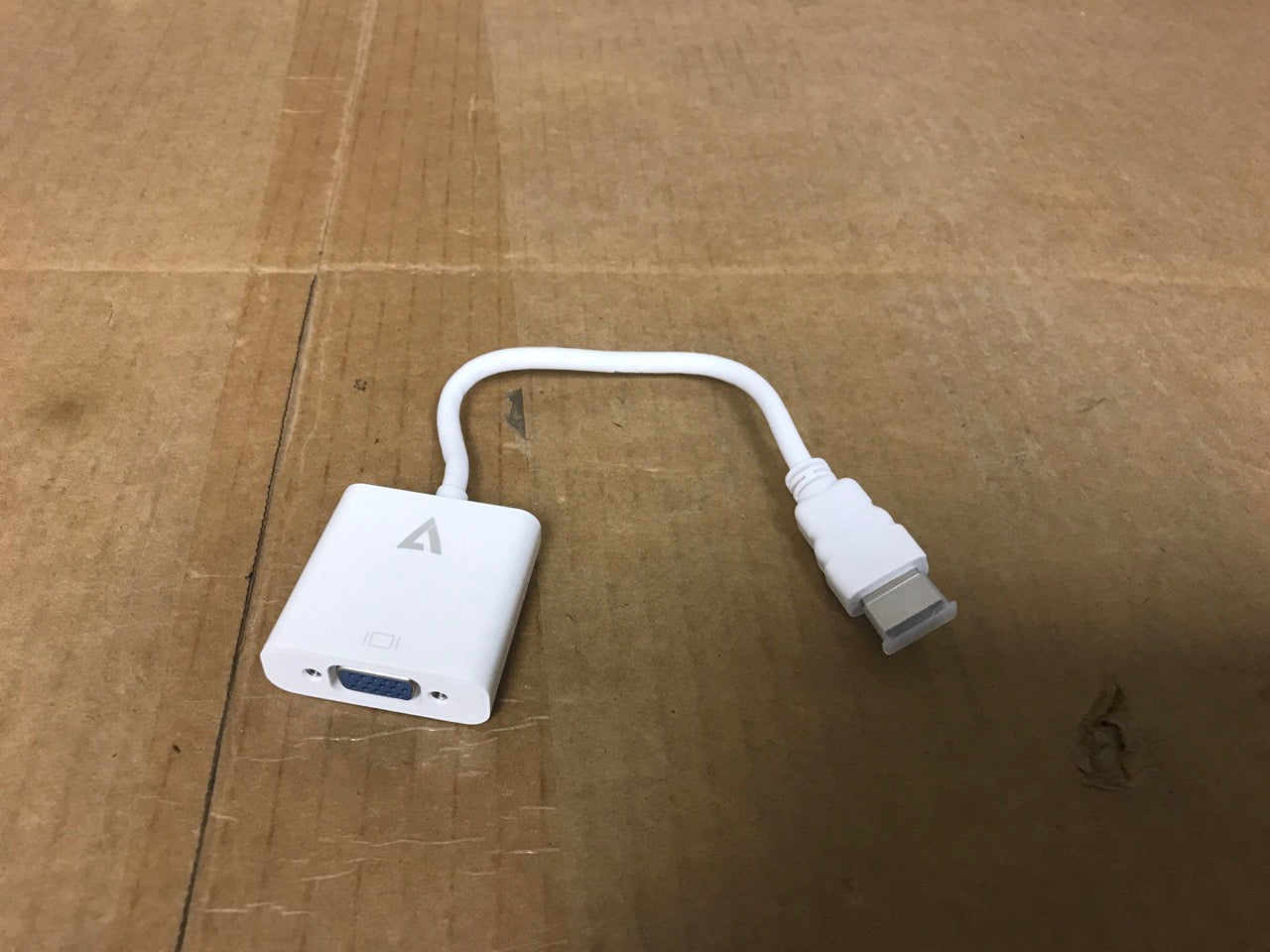 V7-HDMI-to-VGA-Adapter