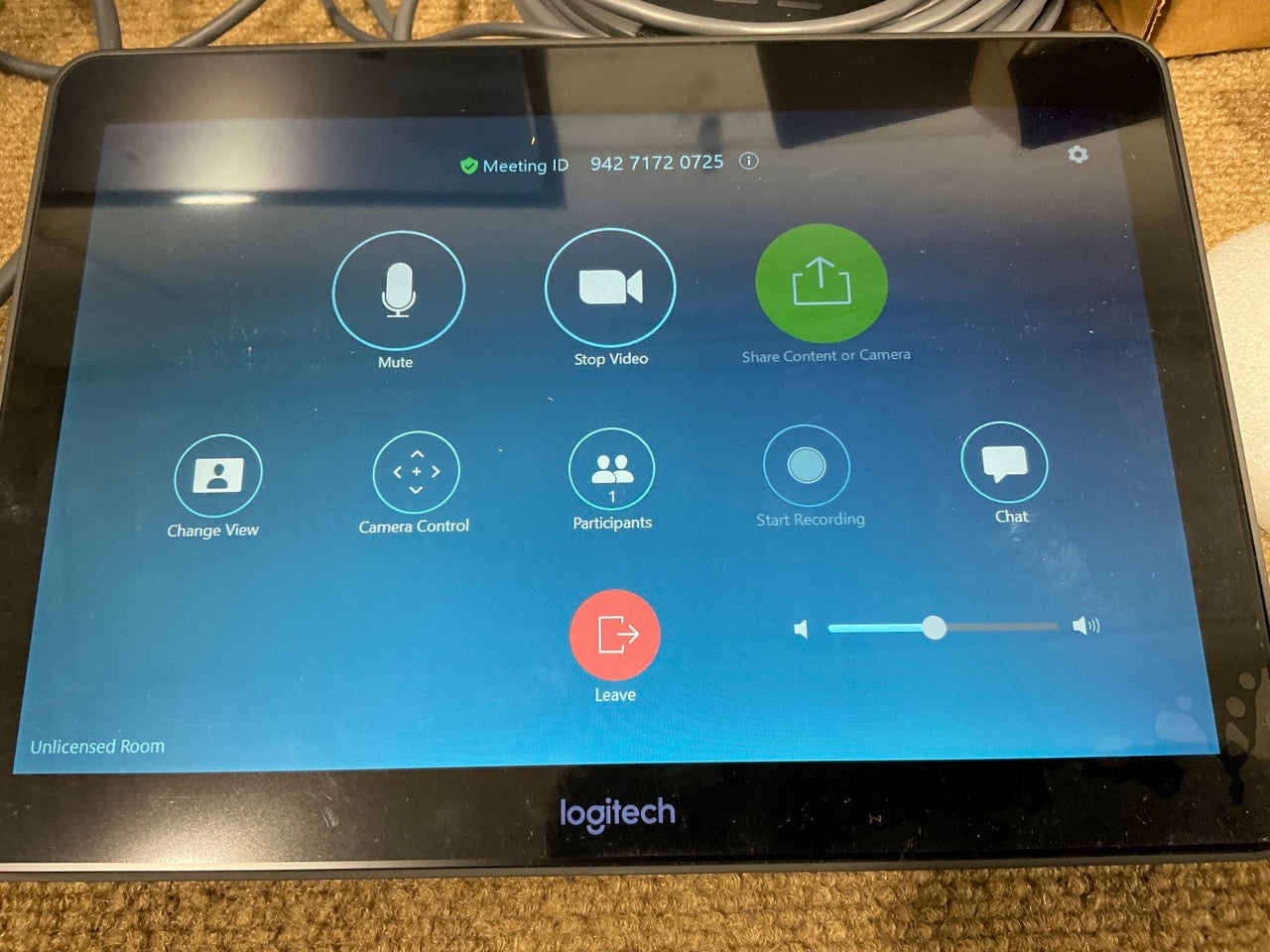 Logitech-Tap-Zoom-Medium-Room-Kit--Lenovo-ThinkSmart-Tiny-Edition-