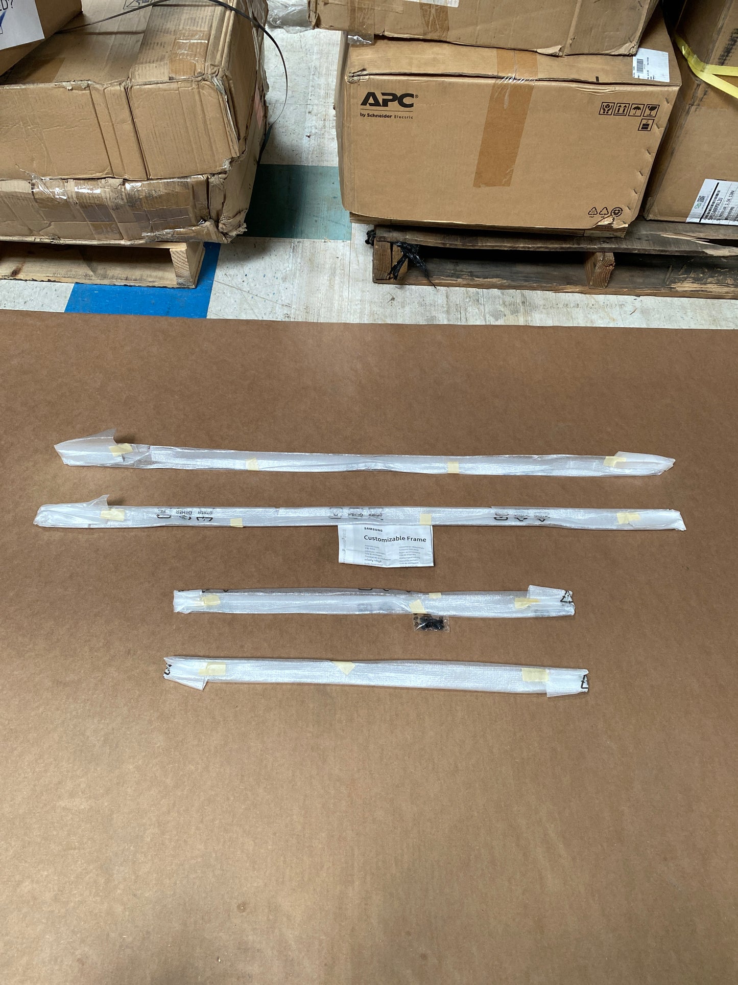 Samsung-50--TV-Customizable-Frame--2021---teak-