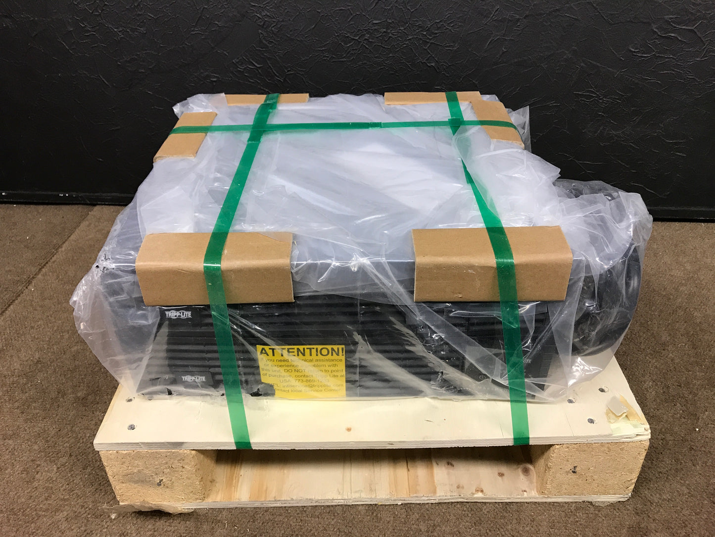 Tripp-Lite-SmartPro-3000VA-RM--4U-