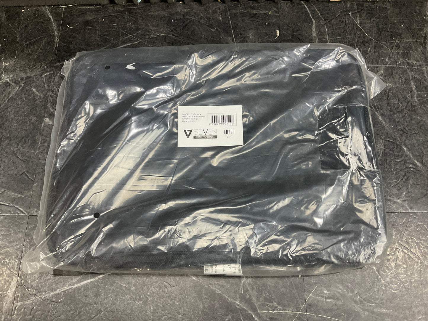 V7-Sleeve-Case-Black--13-3---