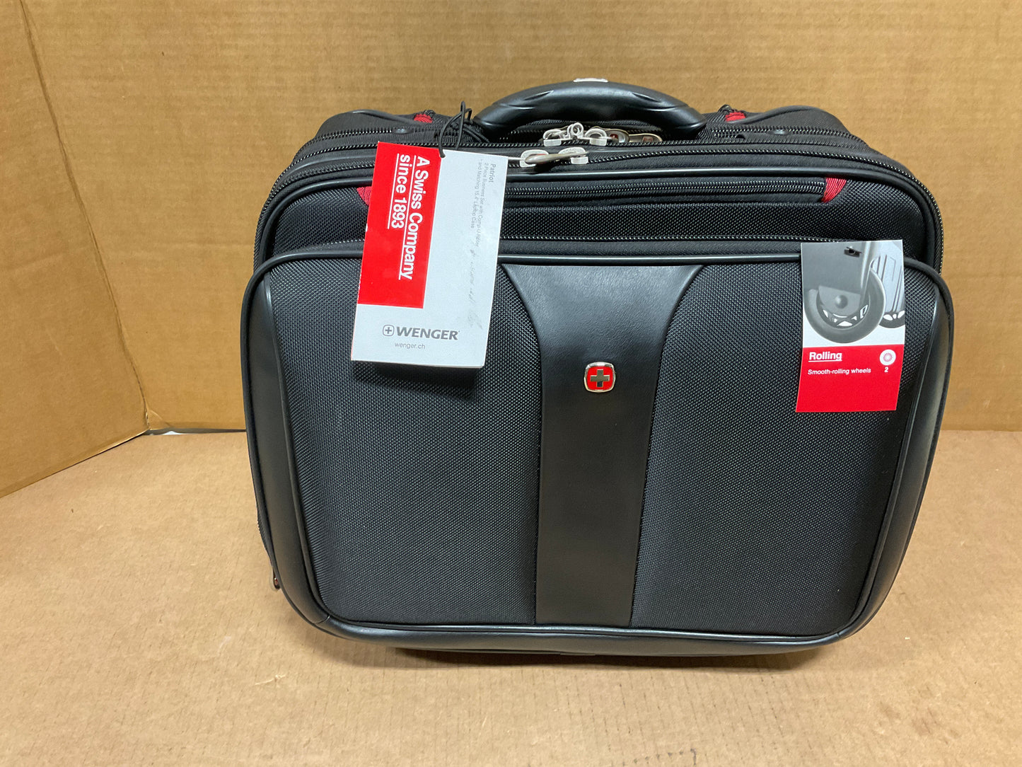 Wenger-Patriot-Rolling-Case