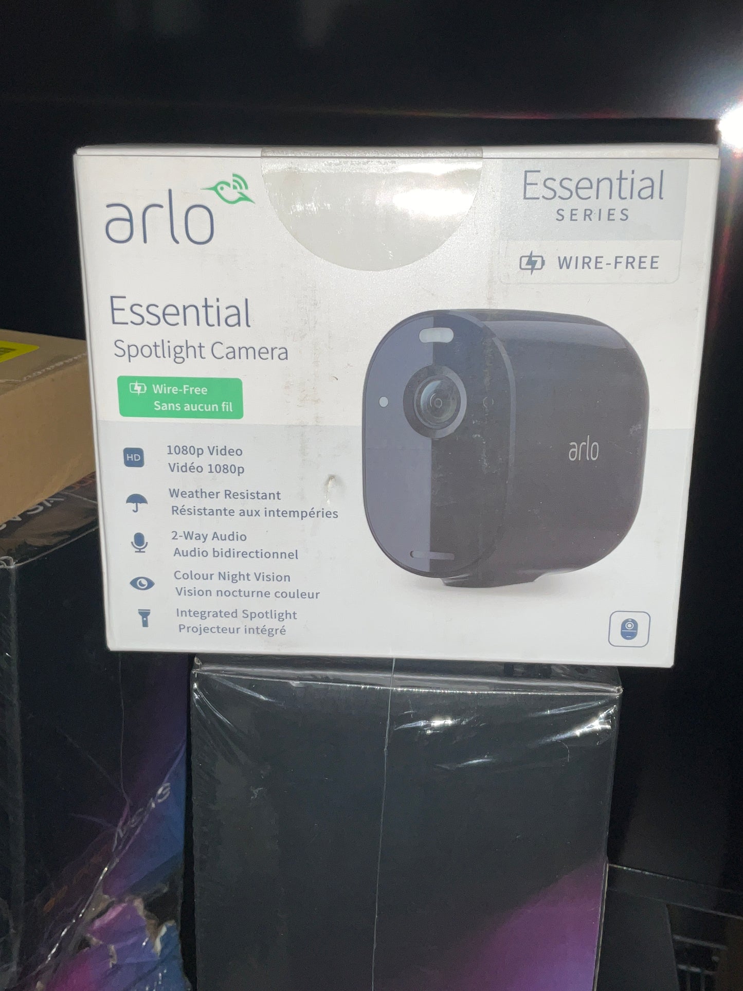 Arlo-Essential-Spotlight-Camera--1080p-