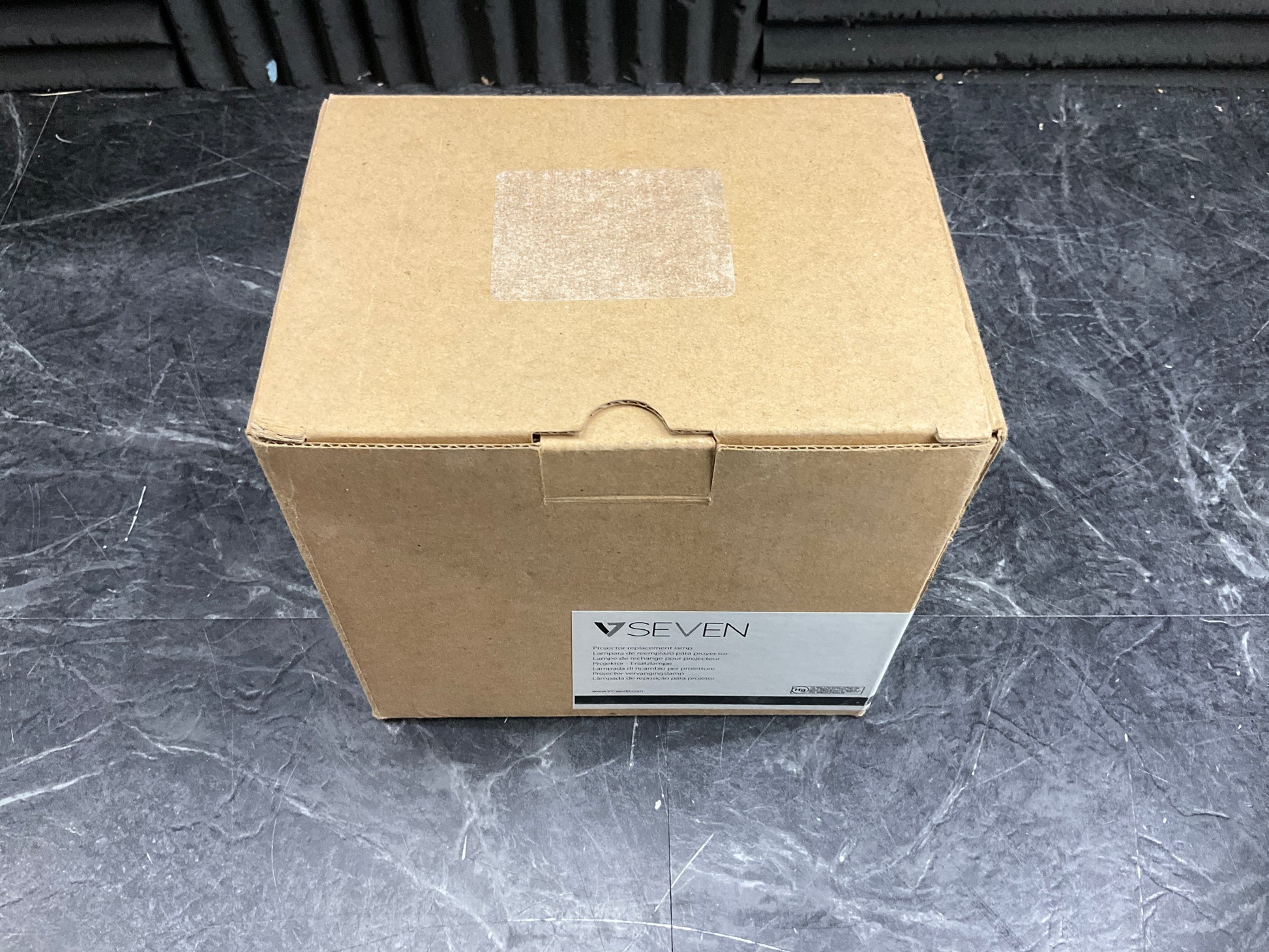 V7-Projector-Replacement-Lamp--20-01501-20-