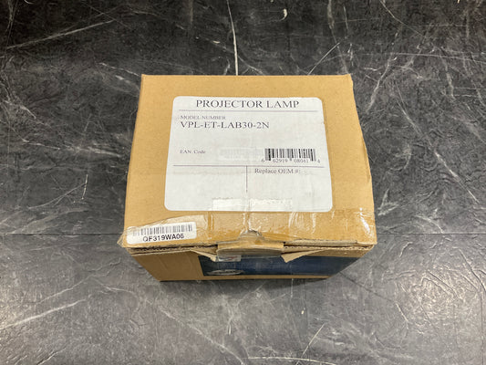 V7-Replacement-Projector-Lamp--ET-LAB30-