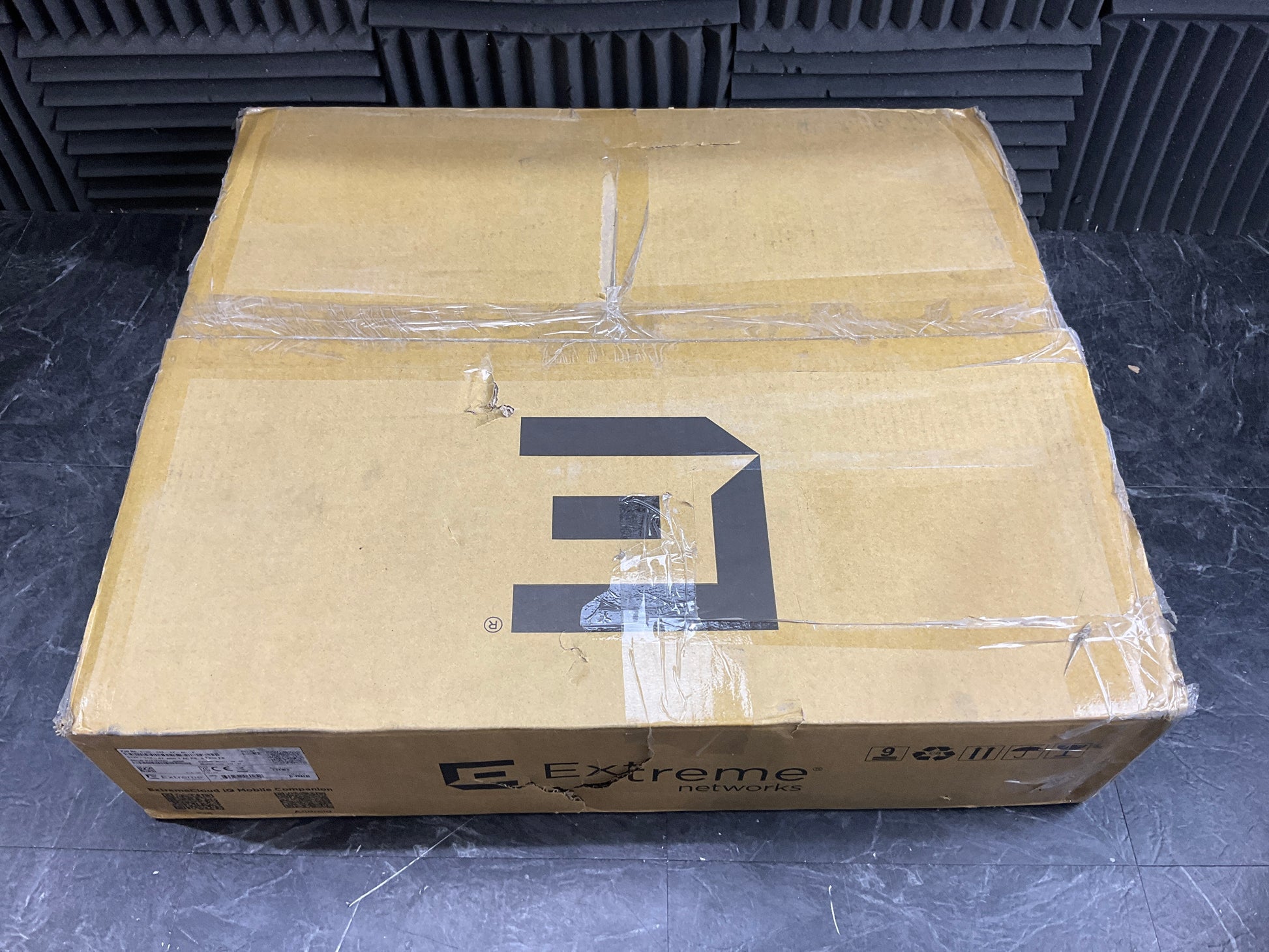 Extreme-Networks-ExtremeSwitching-5120-24-port-10M-100M-1-2-5-5-10-Gigabit---4-port-1-10-25-Gigabit-SFP28-Switch