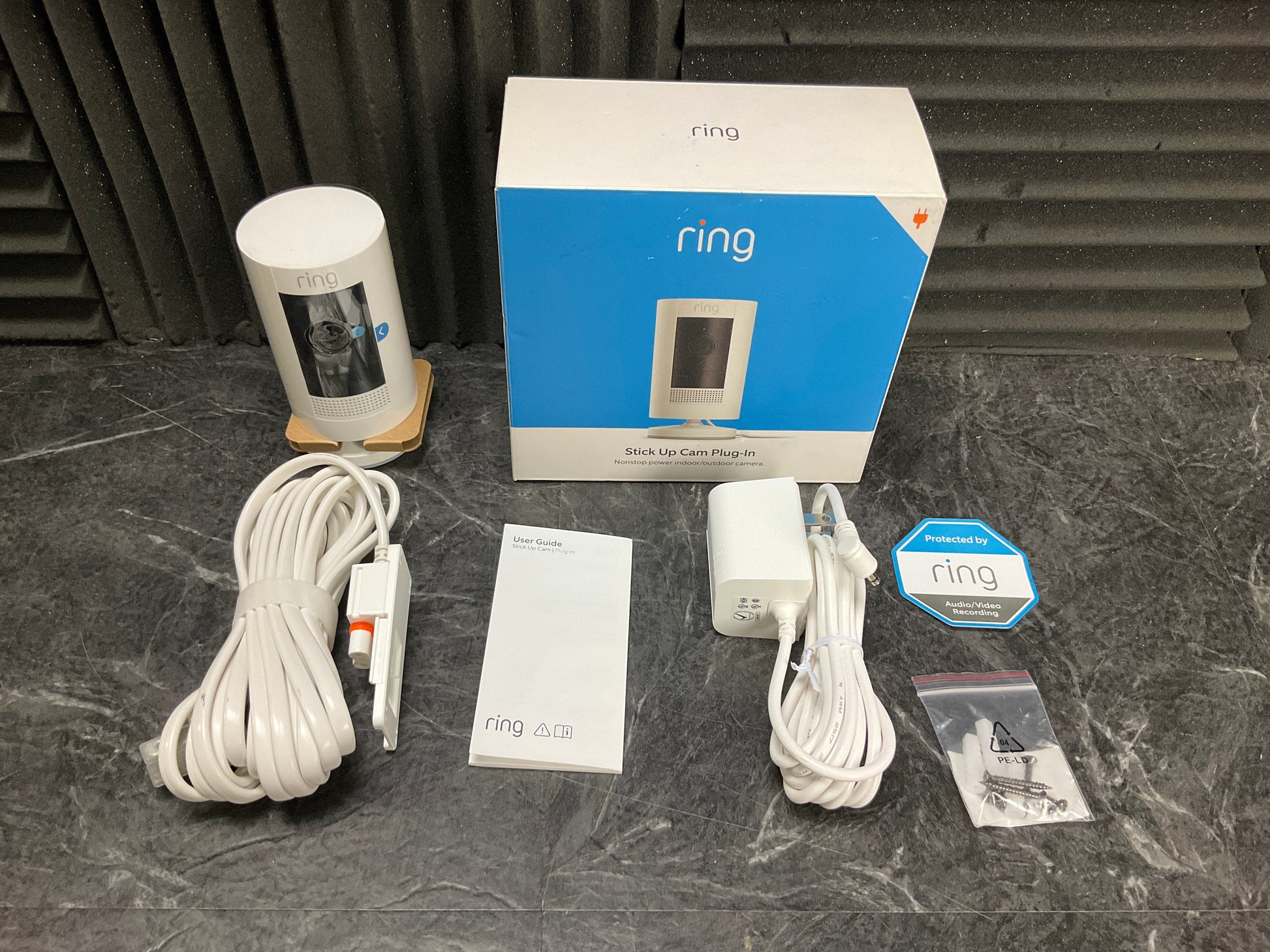 Ring-Stick-Up-Cam--white-