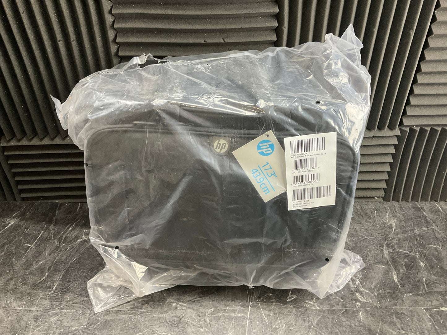 HP-Business-4-Wheel-Roller-Case