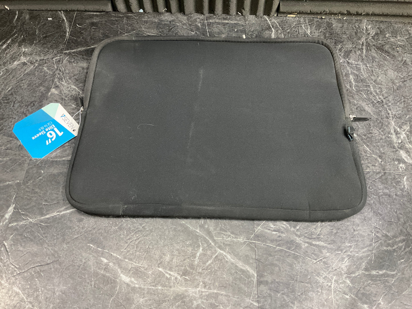 V7-Water-Resistant-Laptop-Sleeve-case--16--