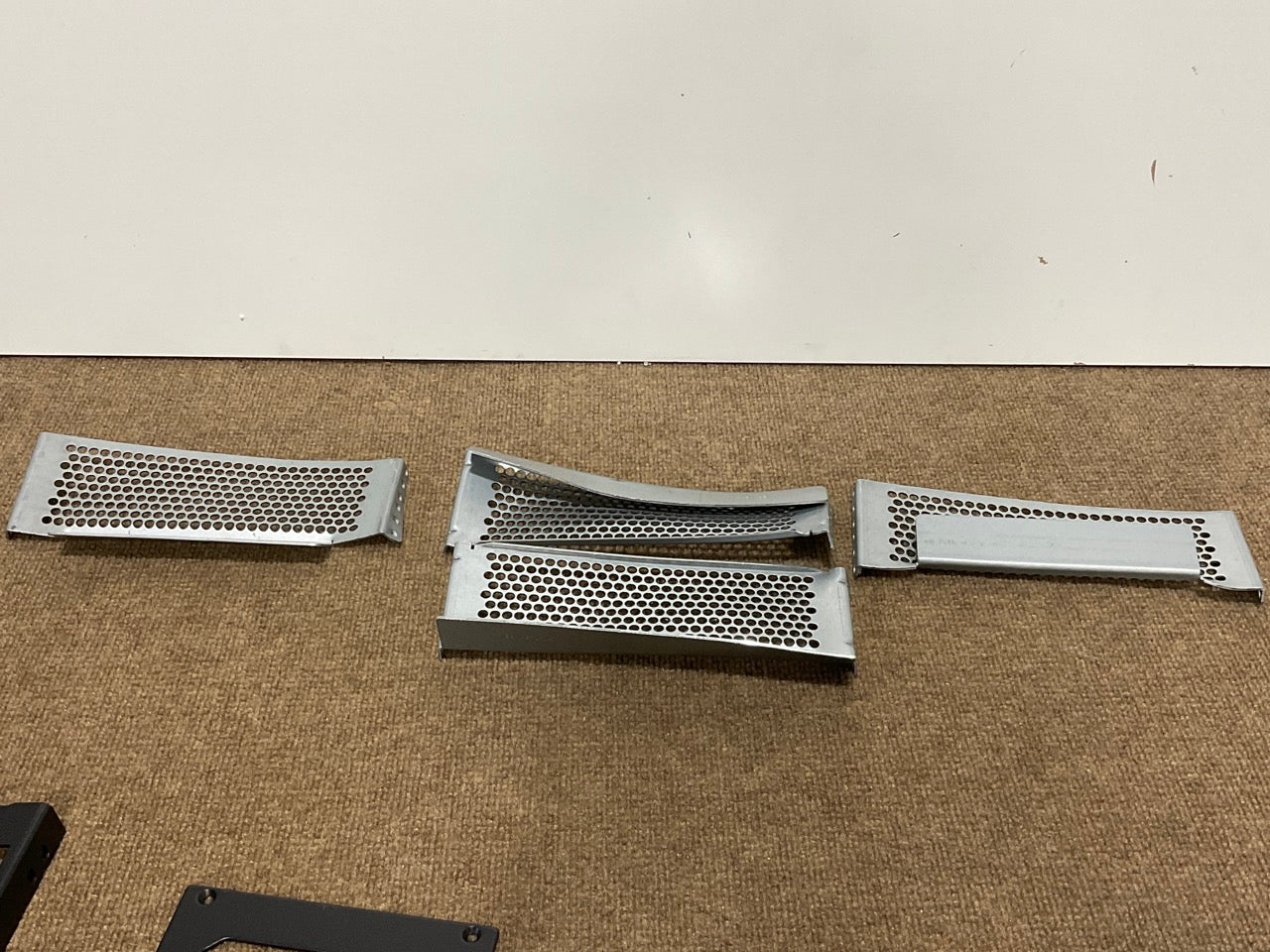 APC-SmartUPS-Rack-Rail-Kit--2200-3000-5000-