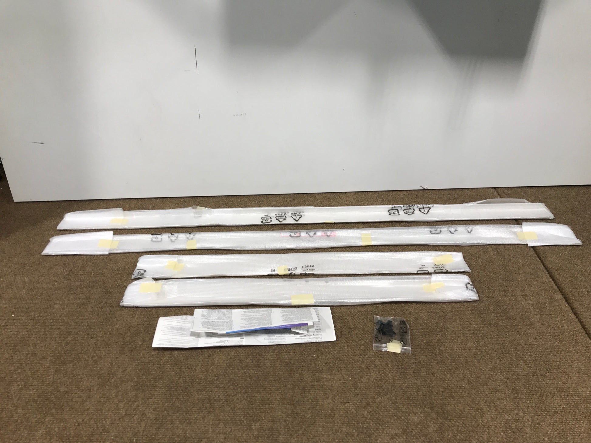 Samsung-43--TV-Customizable-Frame--2020---white-