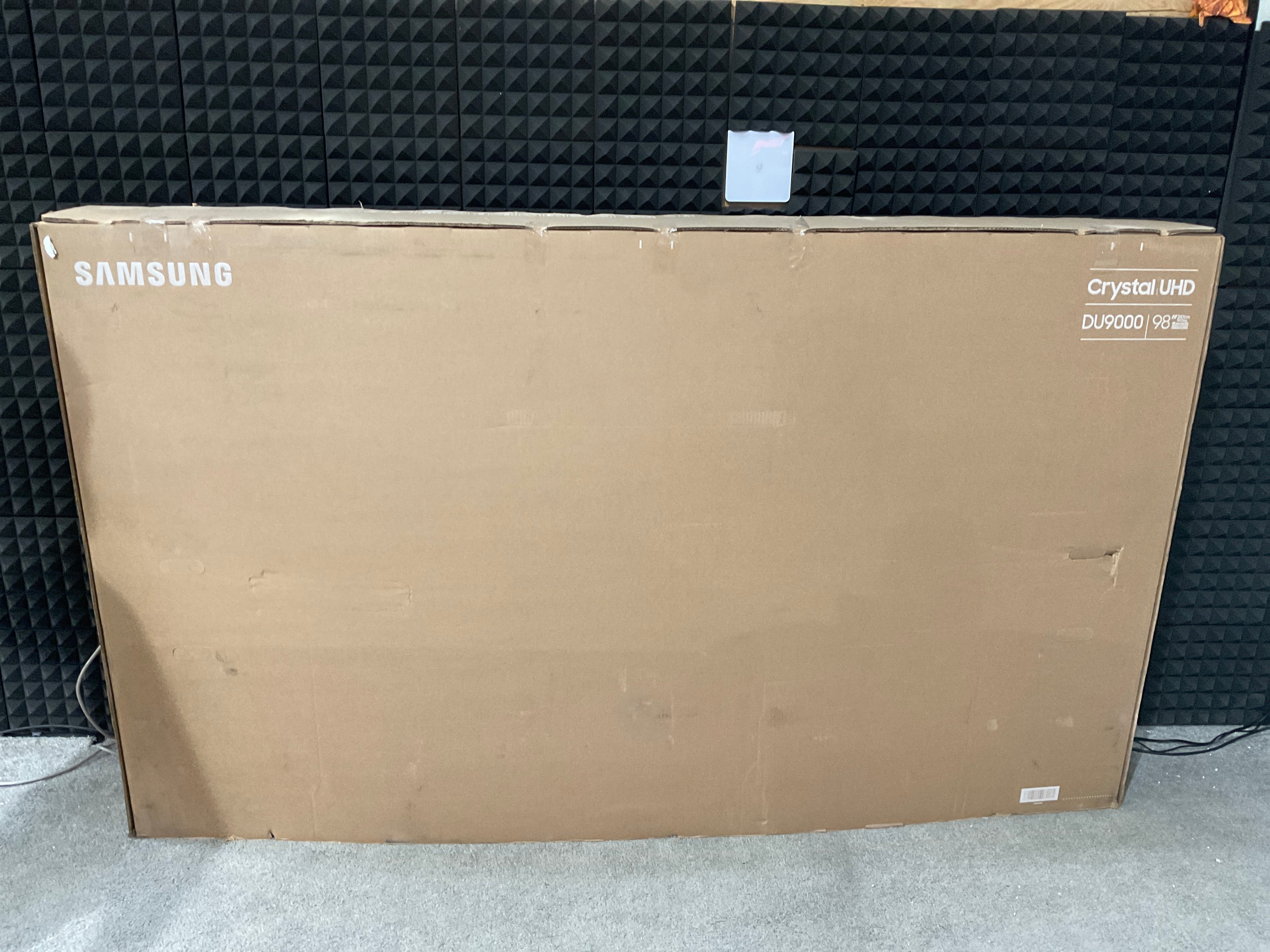 Samsung DU9000 98" QLED Smart TV (4K) – Bstock