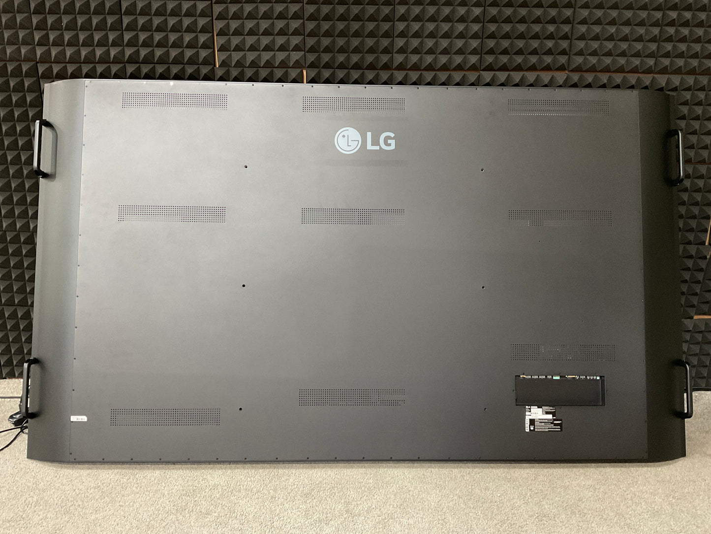 LG-98--Commercial-Signage-Display--4K-